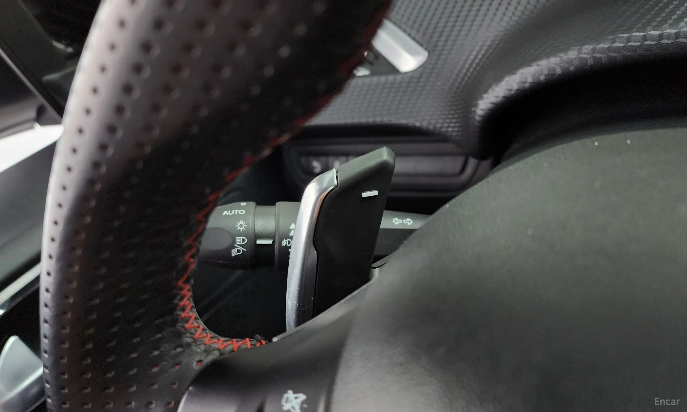 Peugeot 208 превью 15