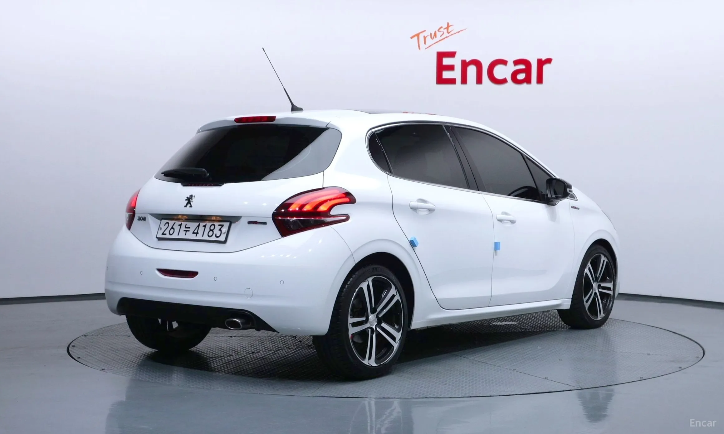 Peugeot 208