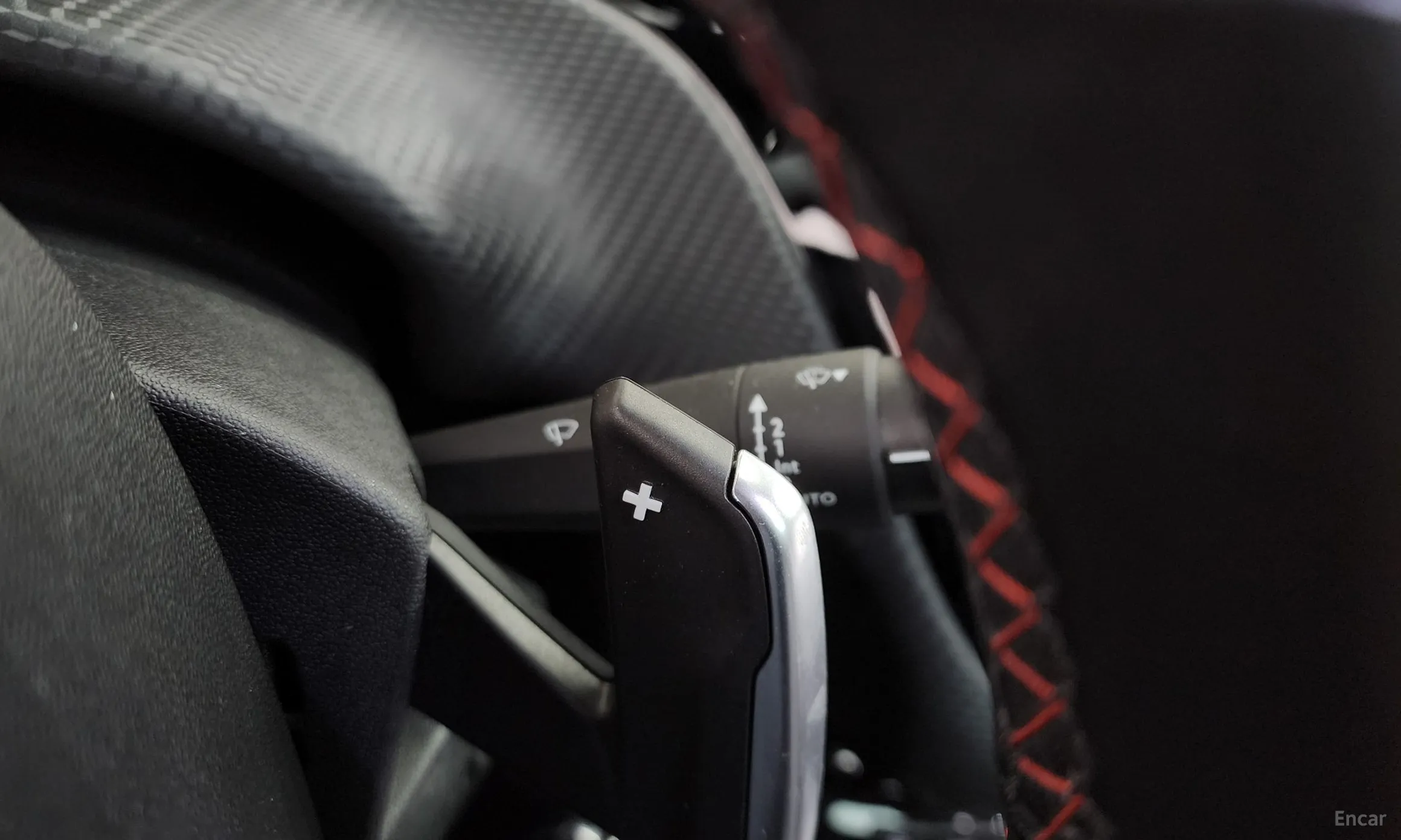 Peugeot 208 превью 16