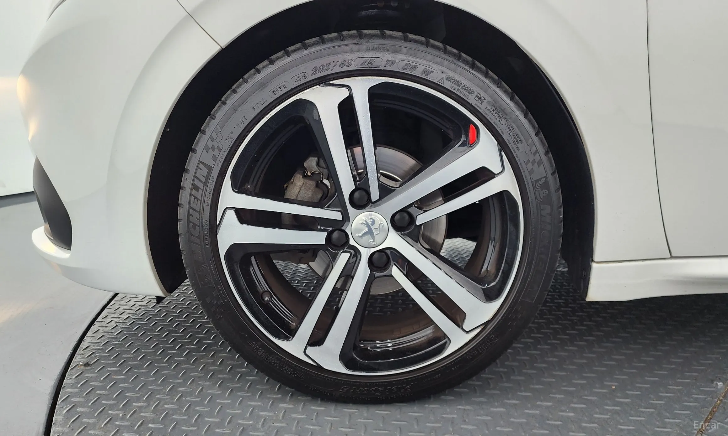 Peugeot 208 превью 5
