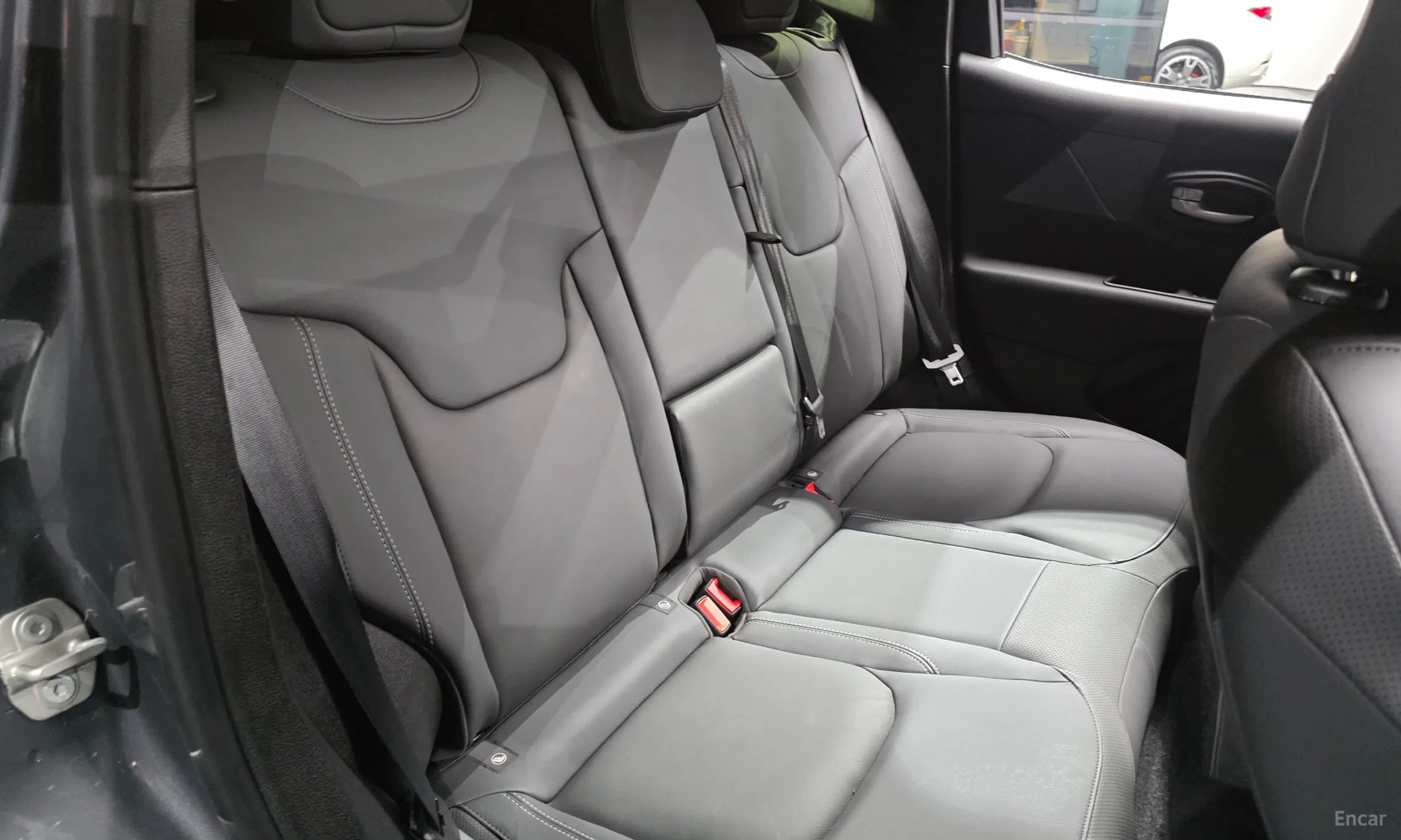 Jeep Renegade превью 11