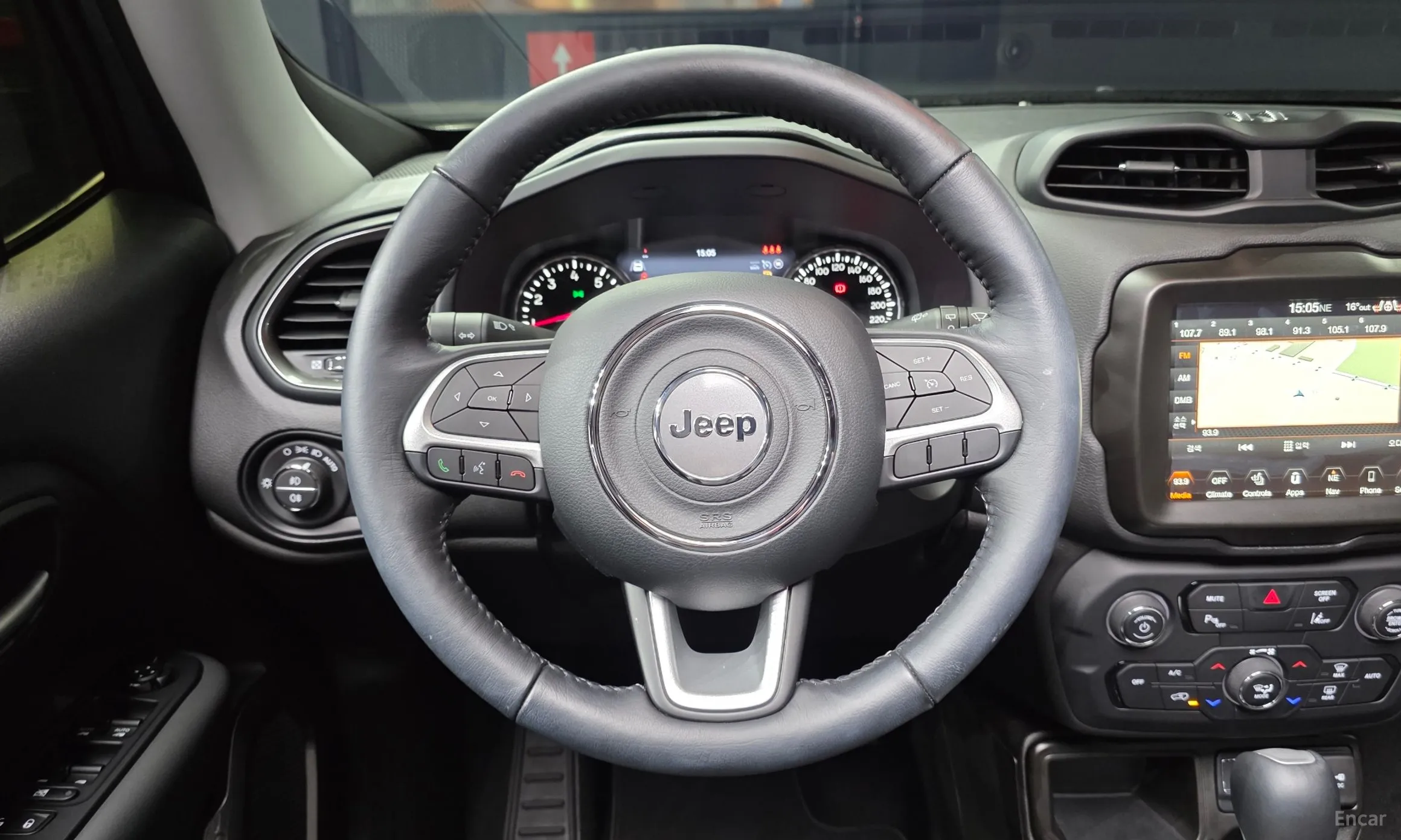 Jeep Renegade превью 13