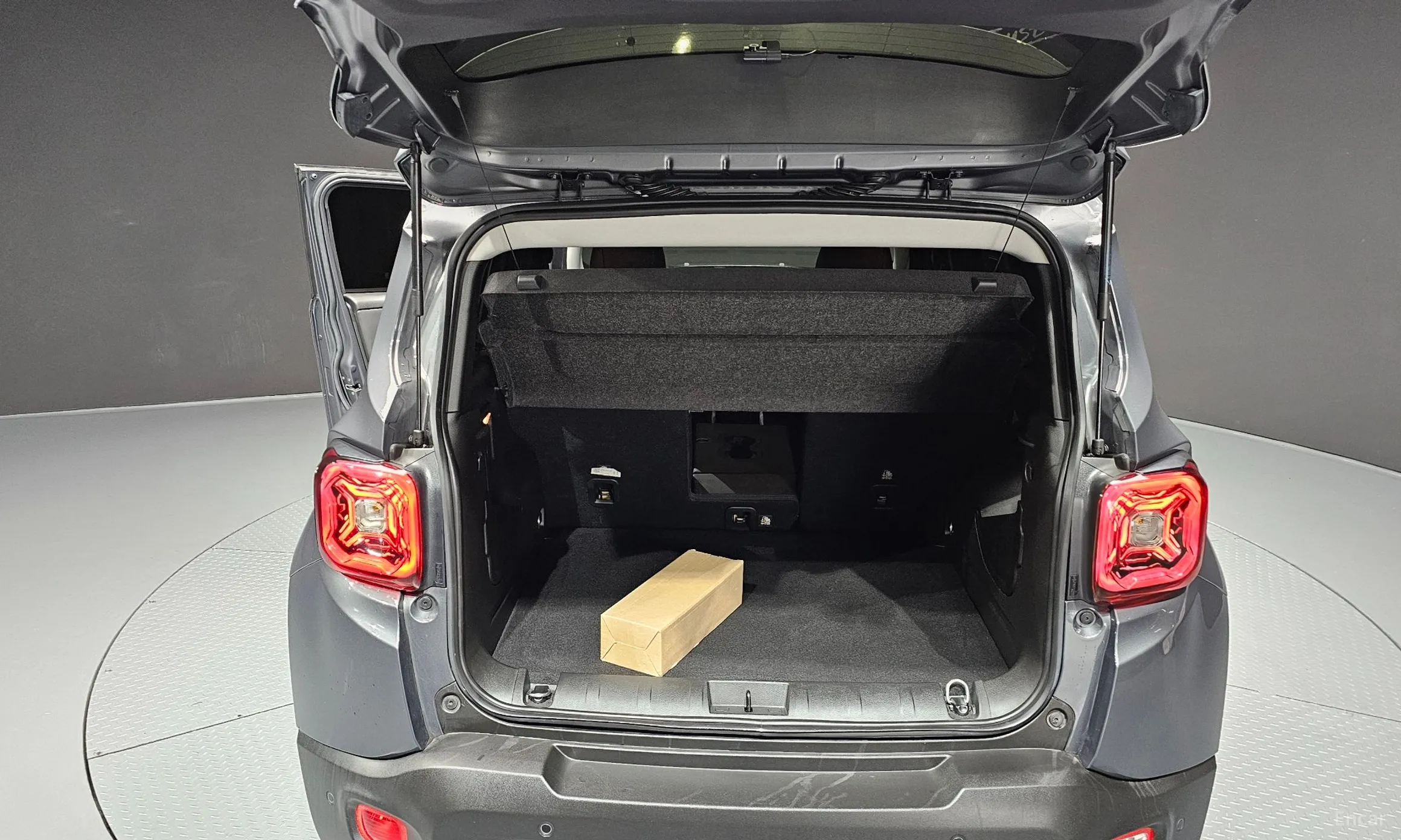 Jeep Renegade превью 20