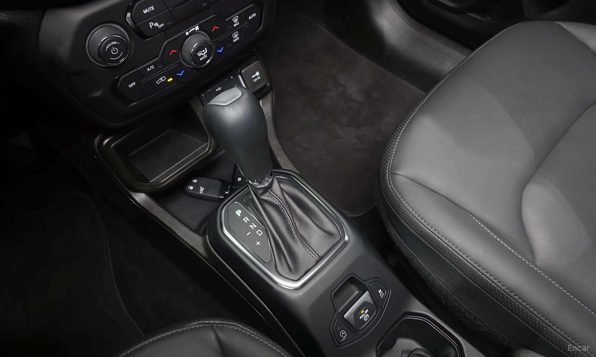 Jeep Renegade превью 9