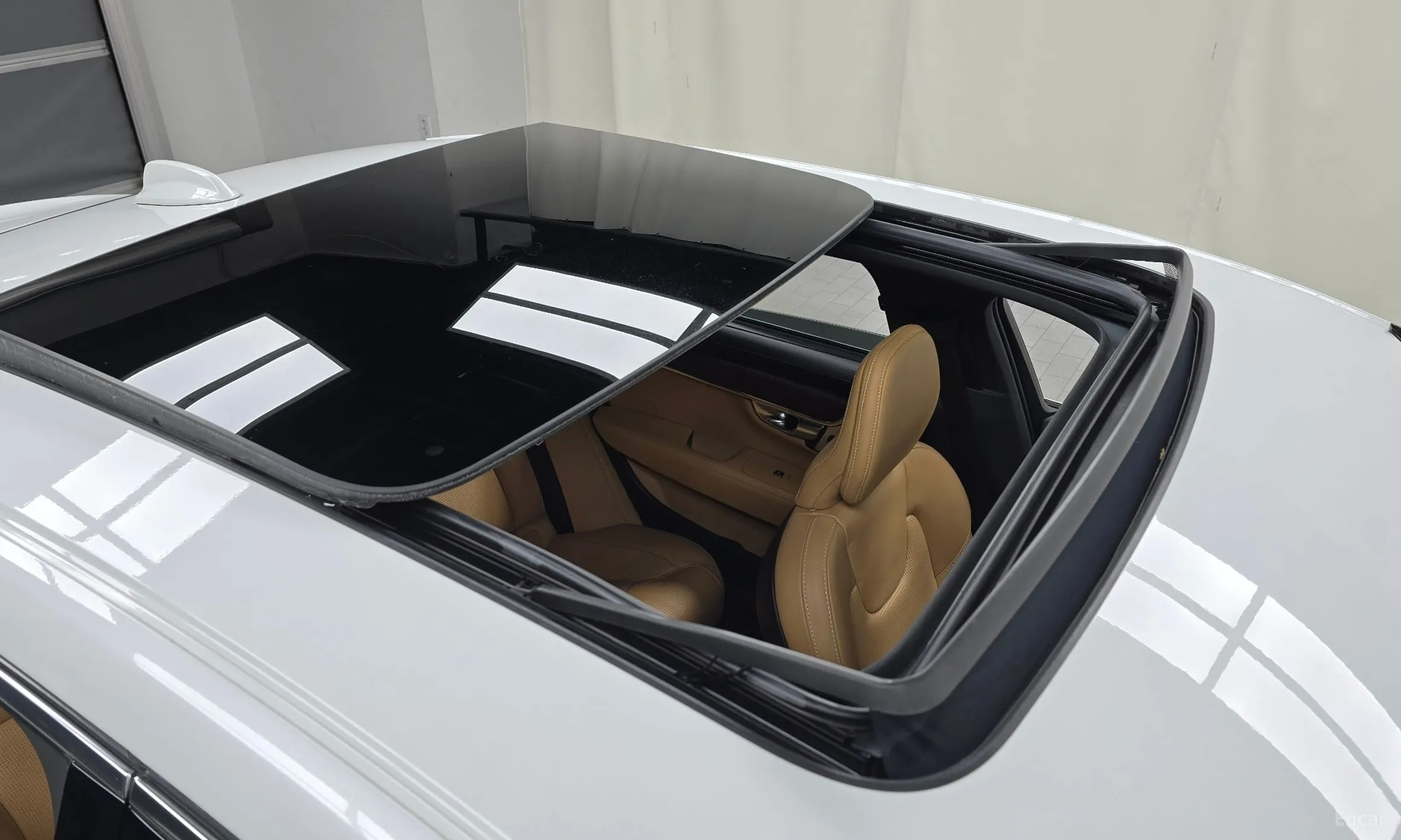 Volvo S90 превью 17