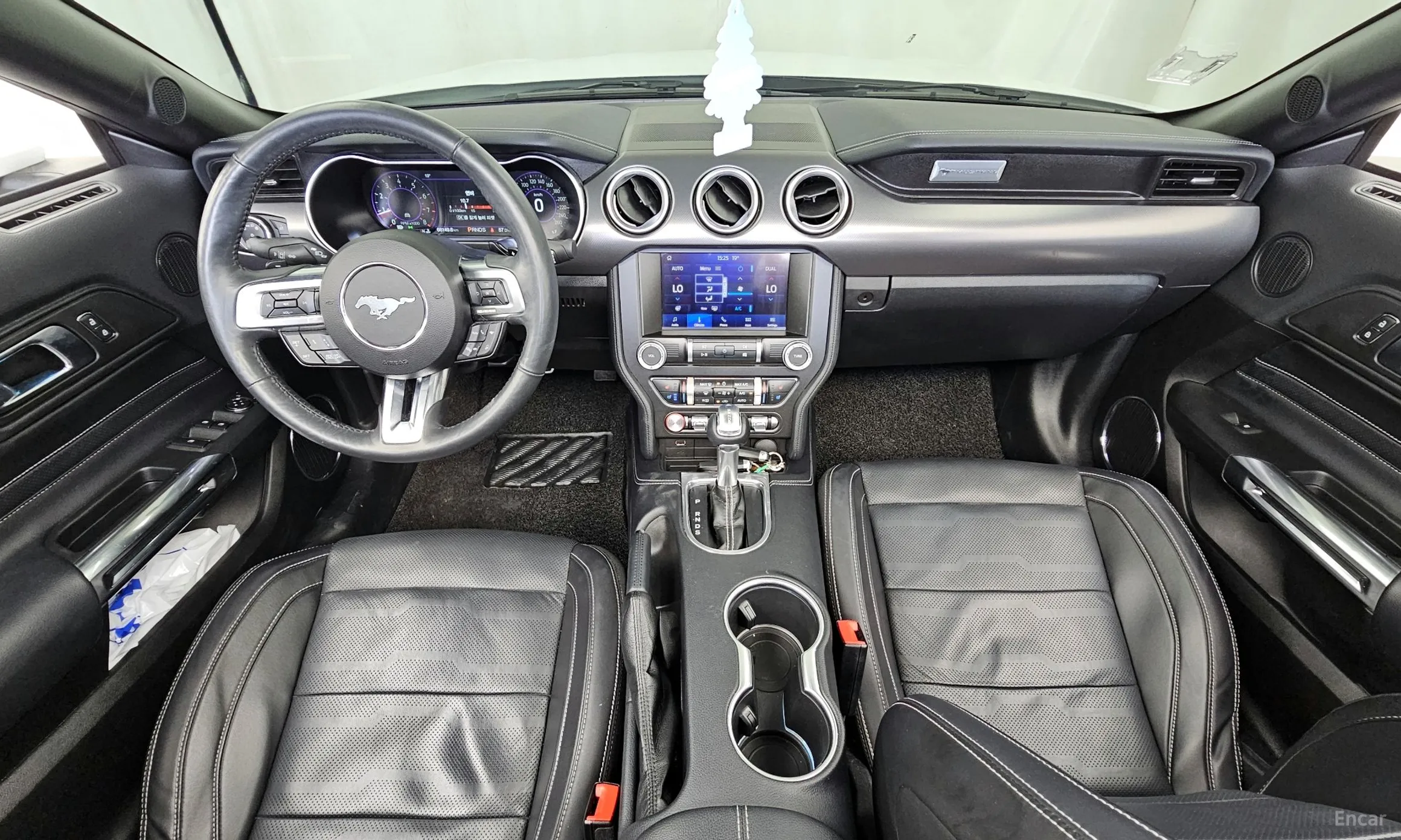 Ford Mustang превью 7