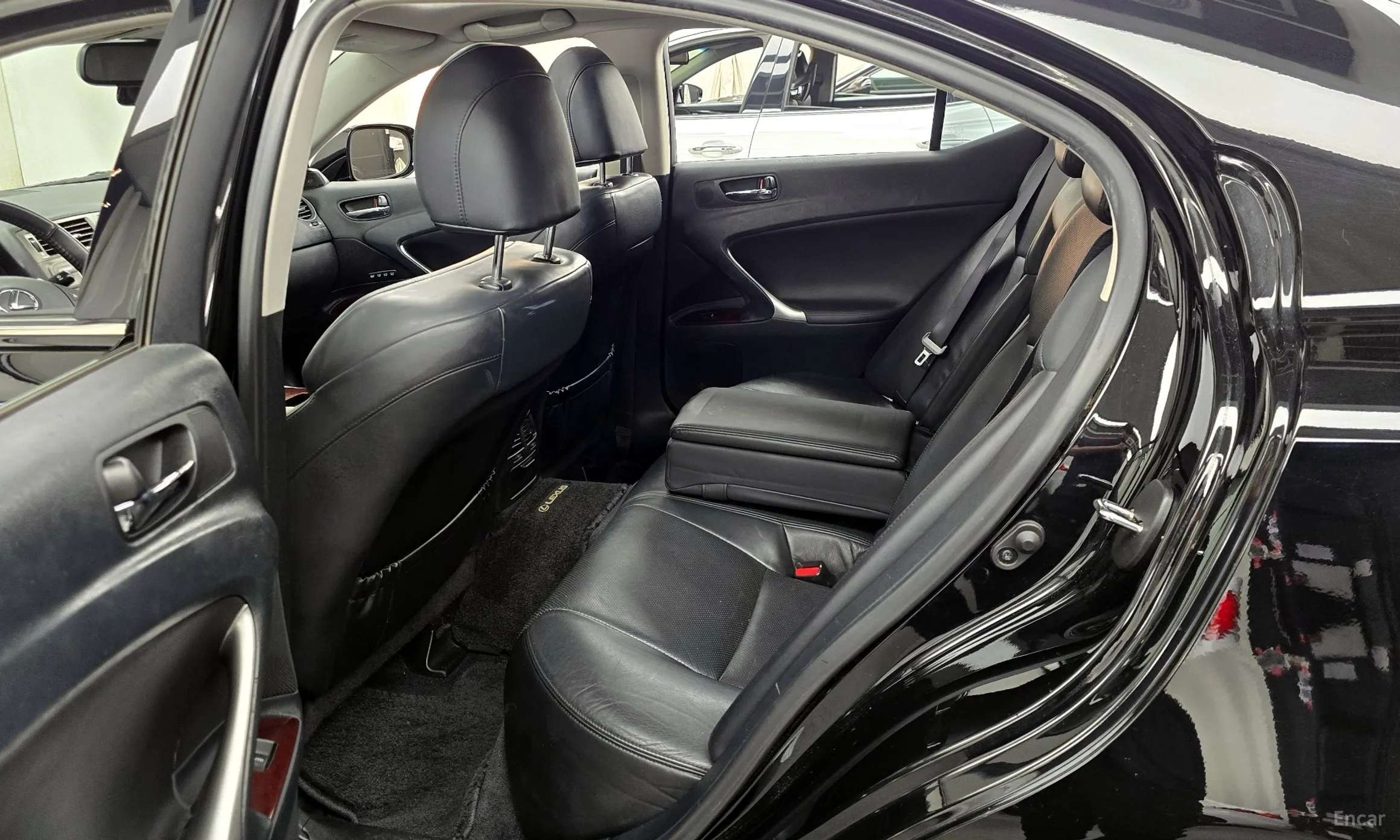 Lexus IS250 превью 11