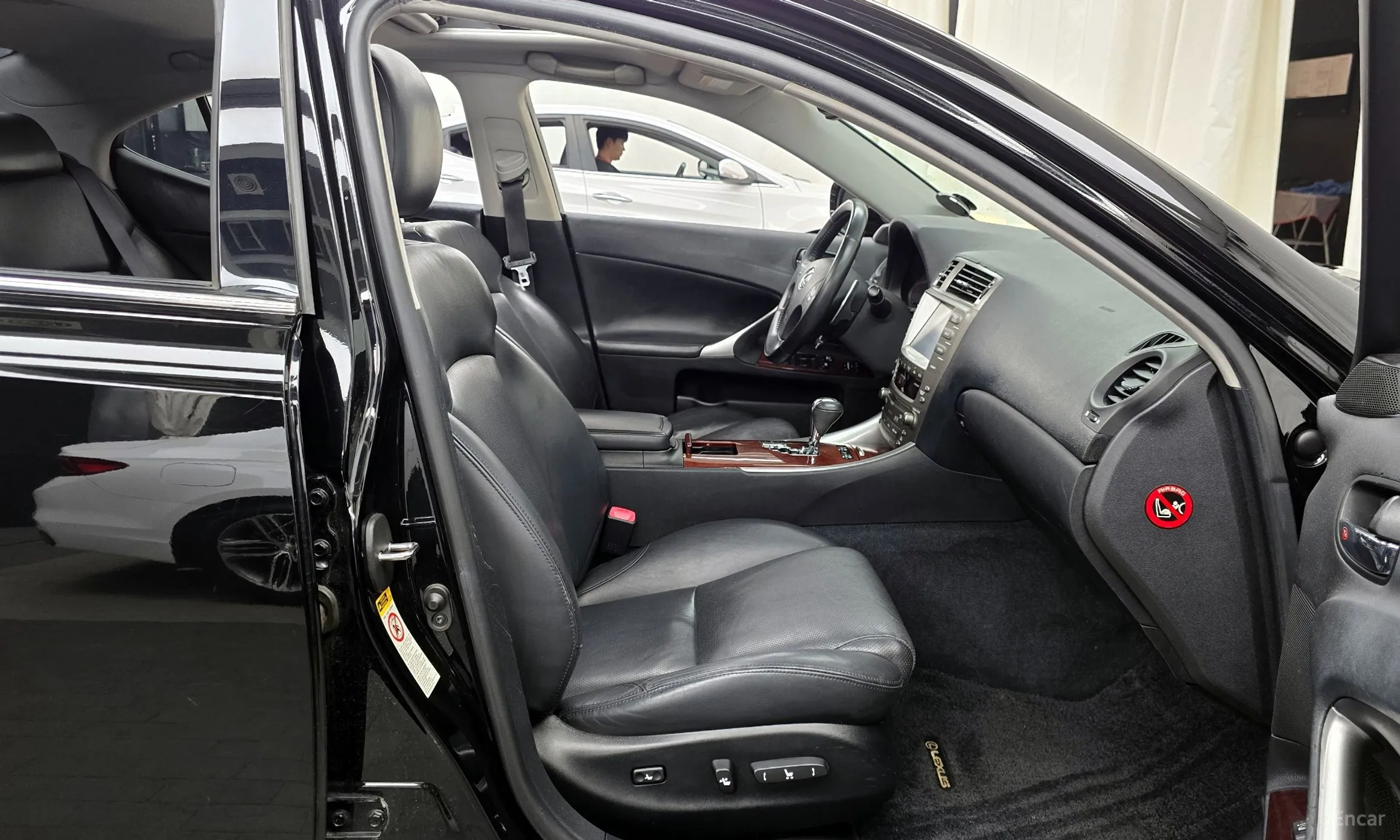 Lexus IS250 превью 12