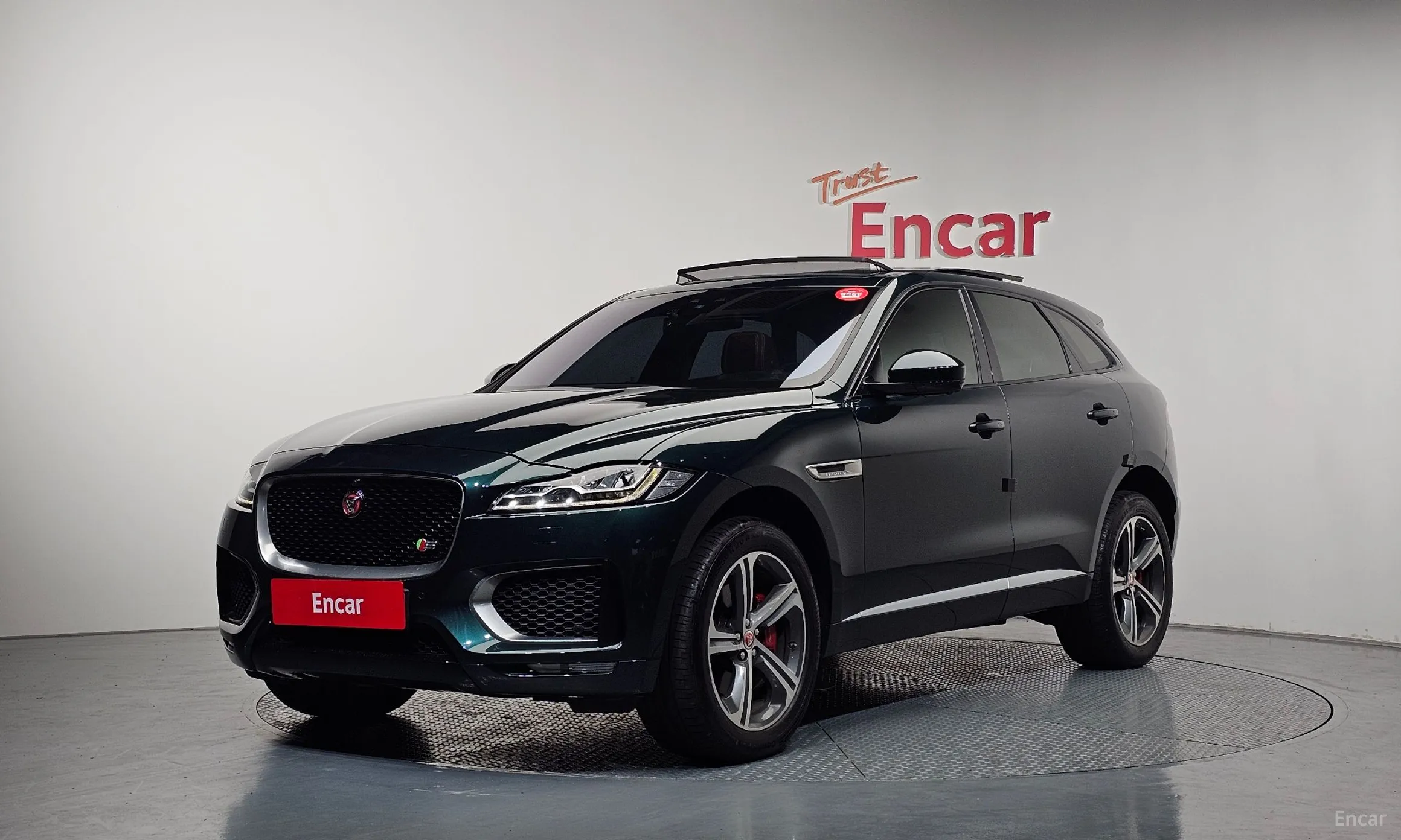 Jaguar F-PACE