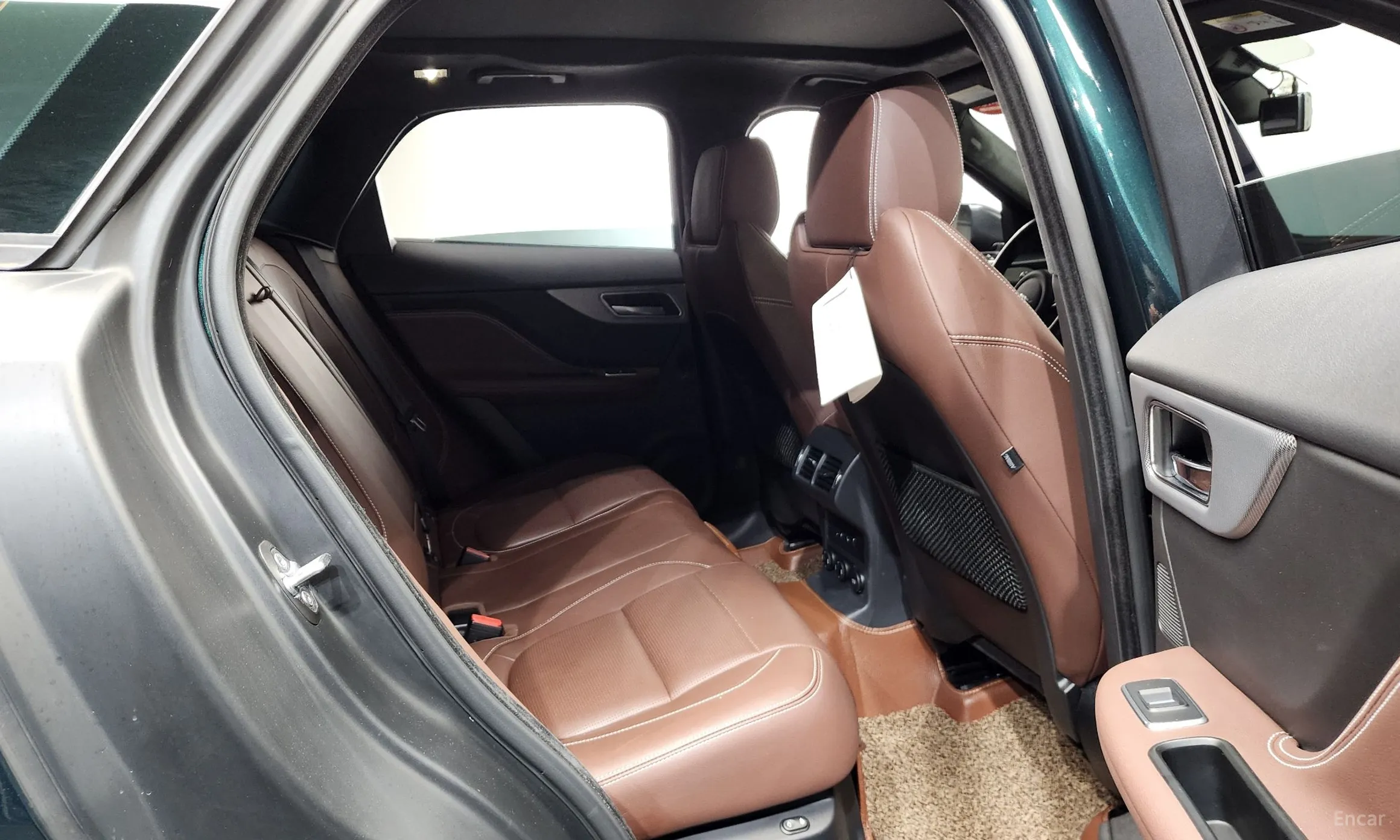 Jaguar F-PACE превью 11