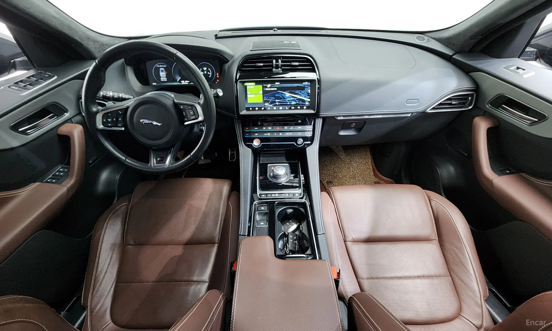 Jaguar F-PACE превью 7