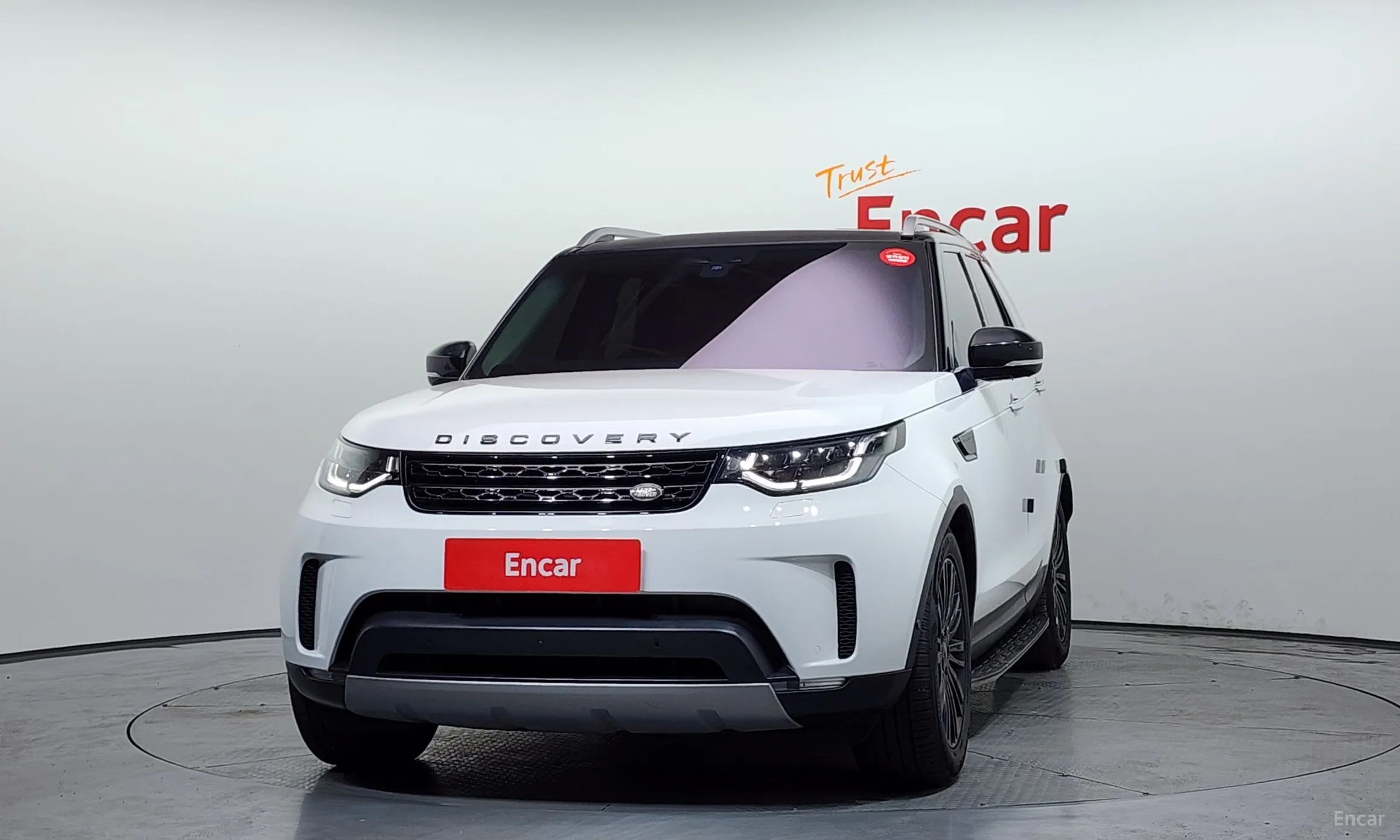 Land Rover Discovery 5 превью 3
