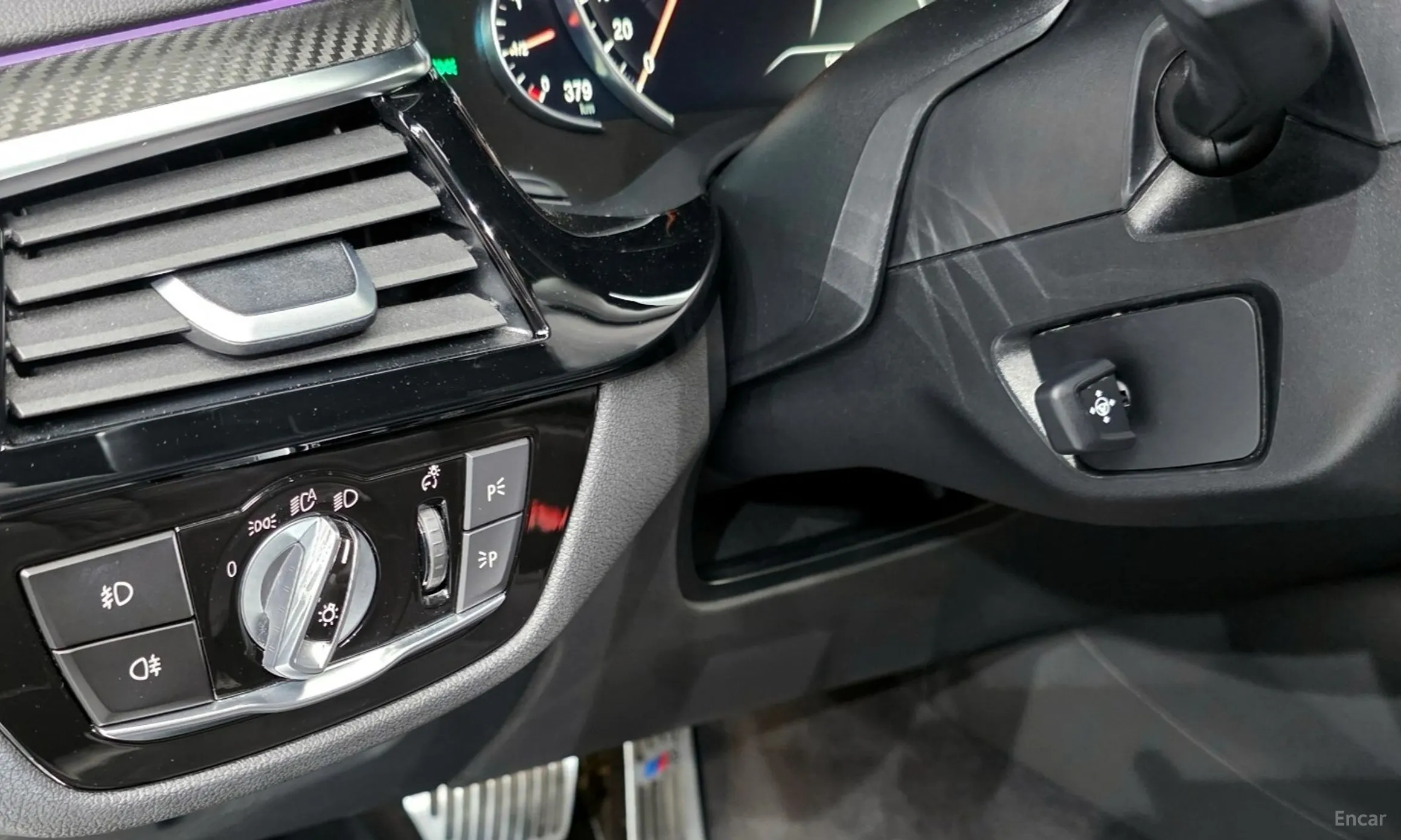 BMW 5 Series (G30) превью 17