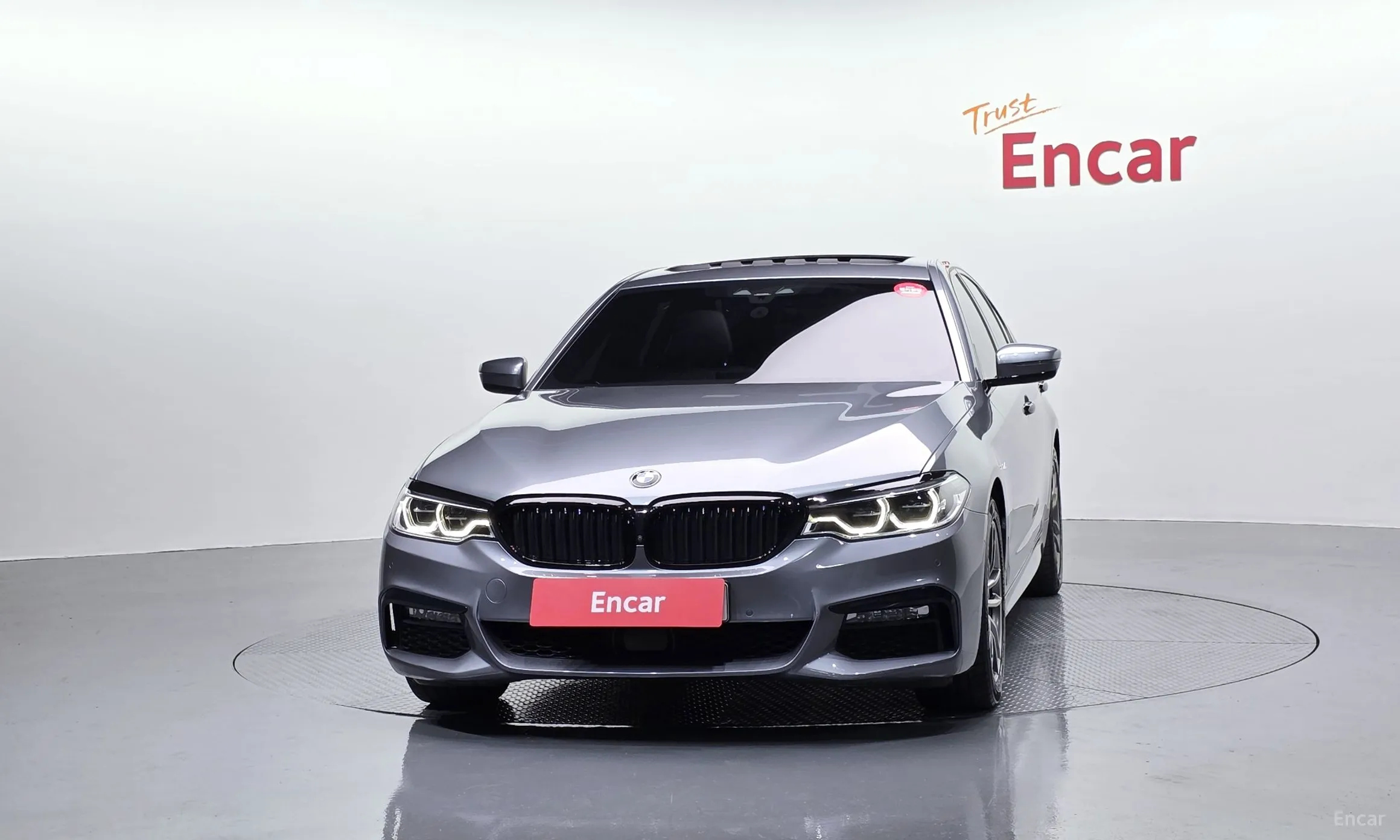 BMW 5 Series (G30) превью 3
