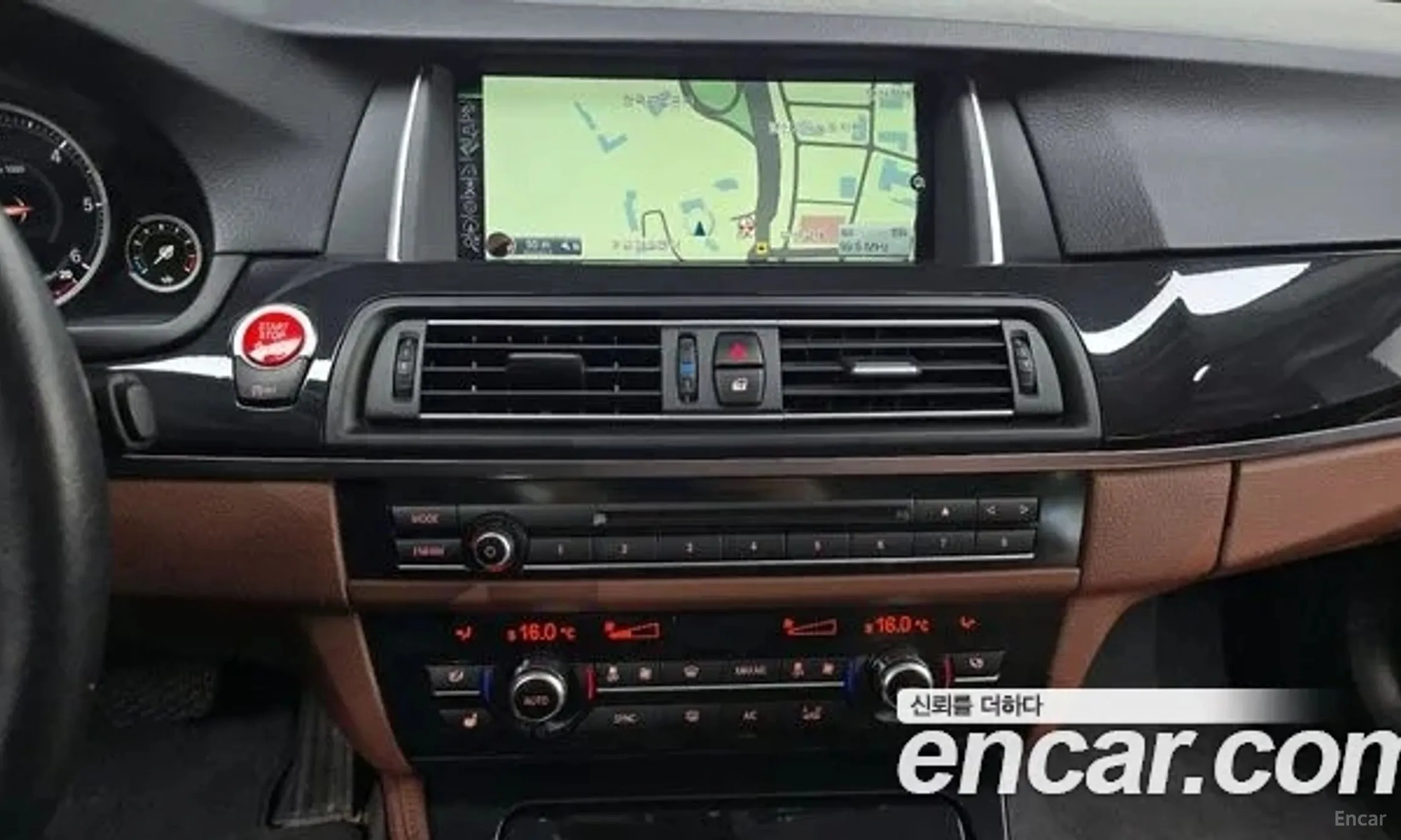 BMW 5 Series (F10) превью 15