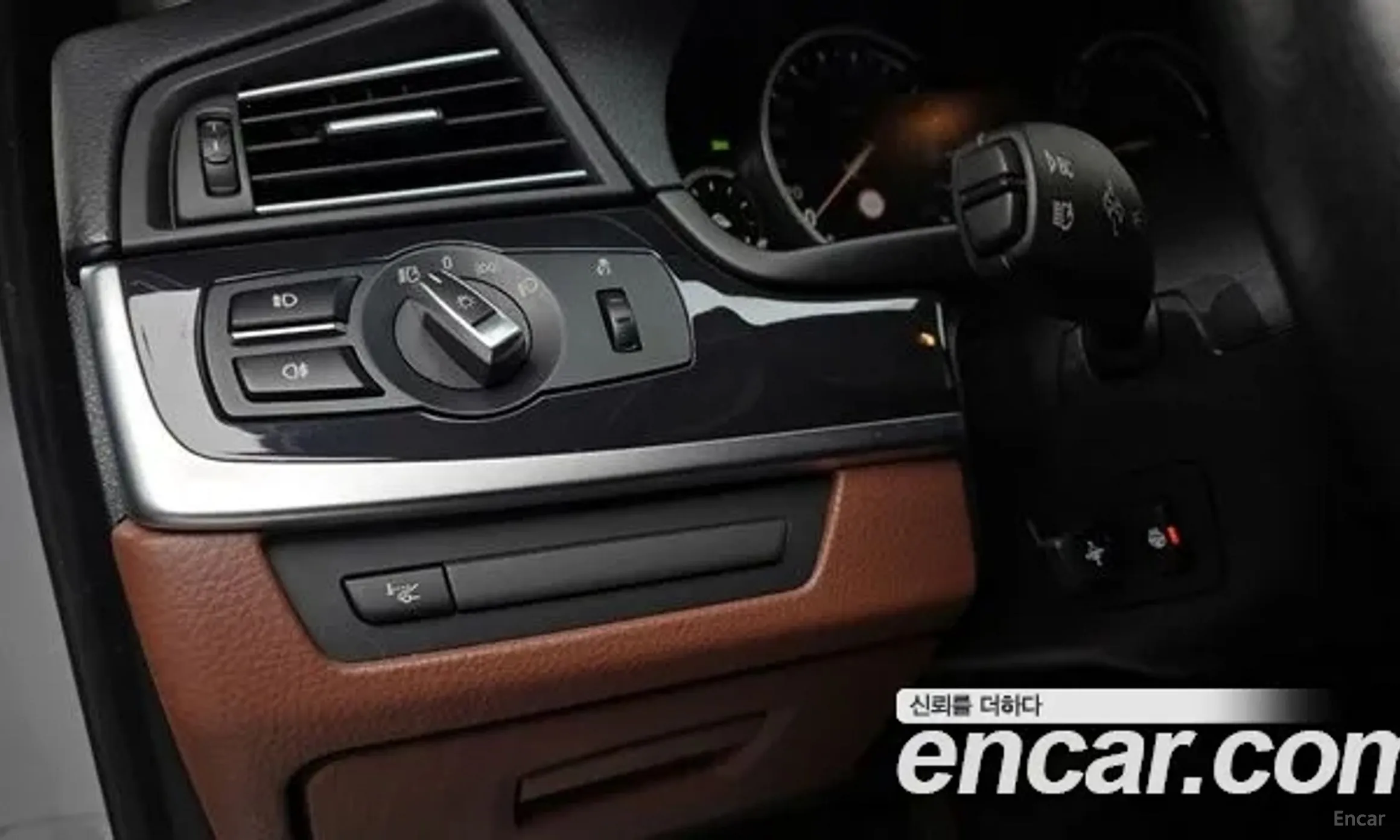 BMW 5 Series (F10) превью 17
