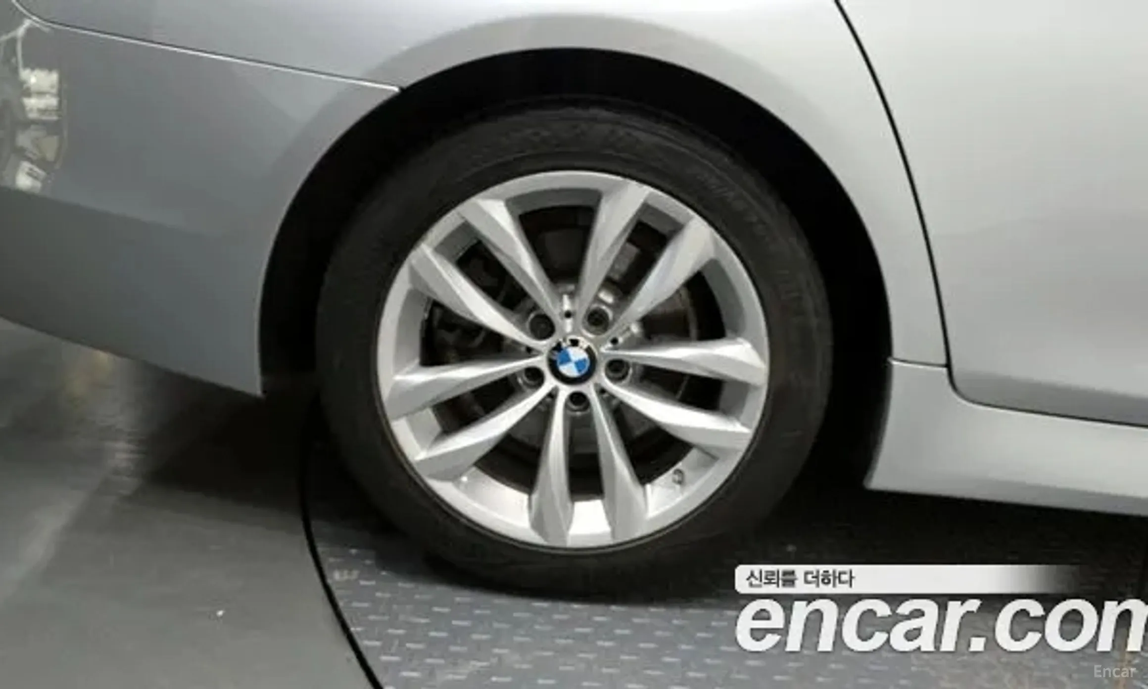 BMW 5 Series (F10) превью 5