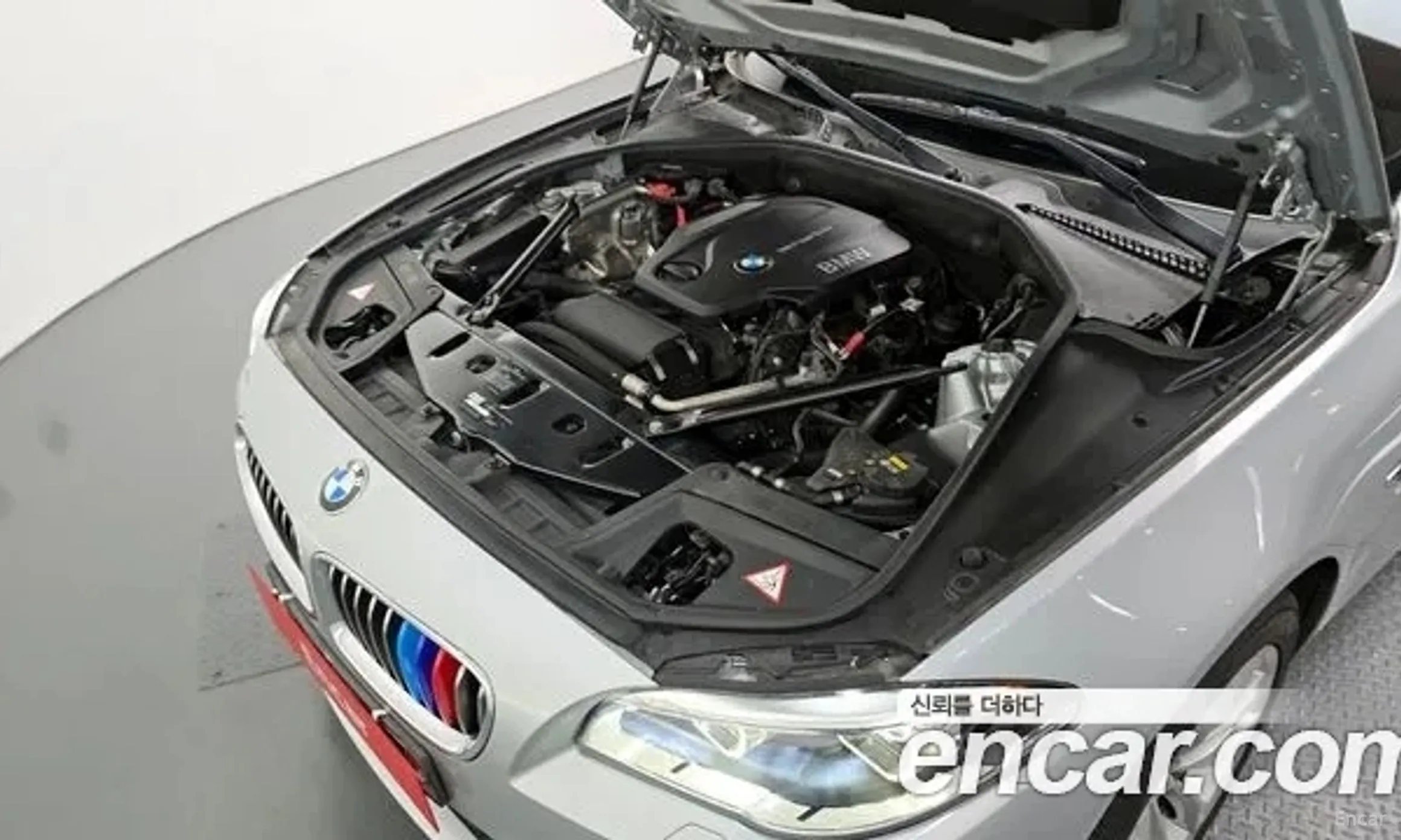 BMW 5 Series (F10) превью 6