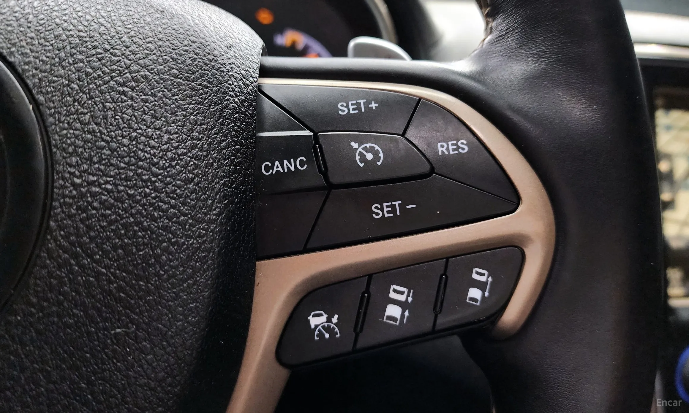 Jeep Grand Cherokee превью 18