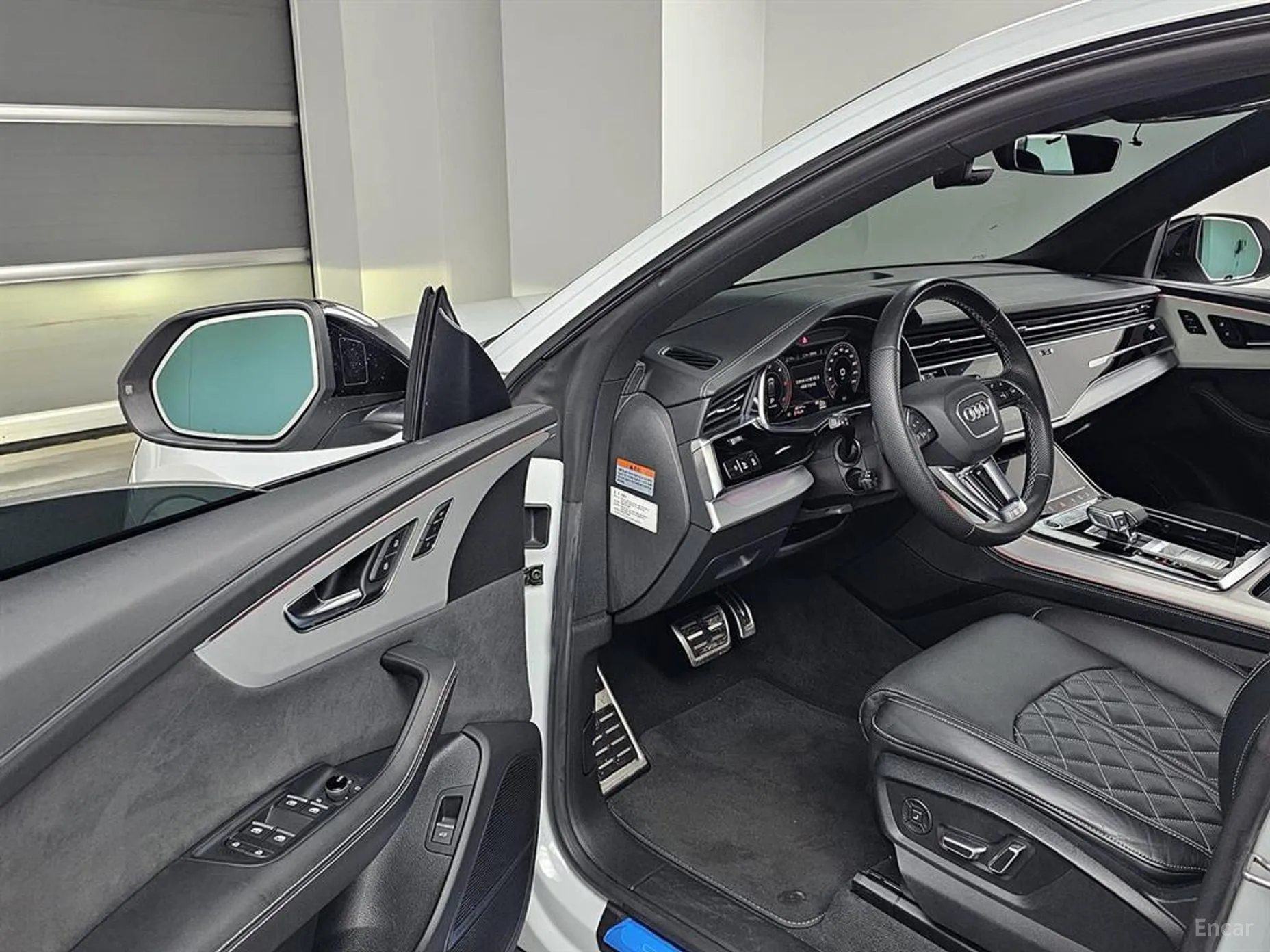 Audi Q8 (4M) превью 11