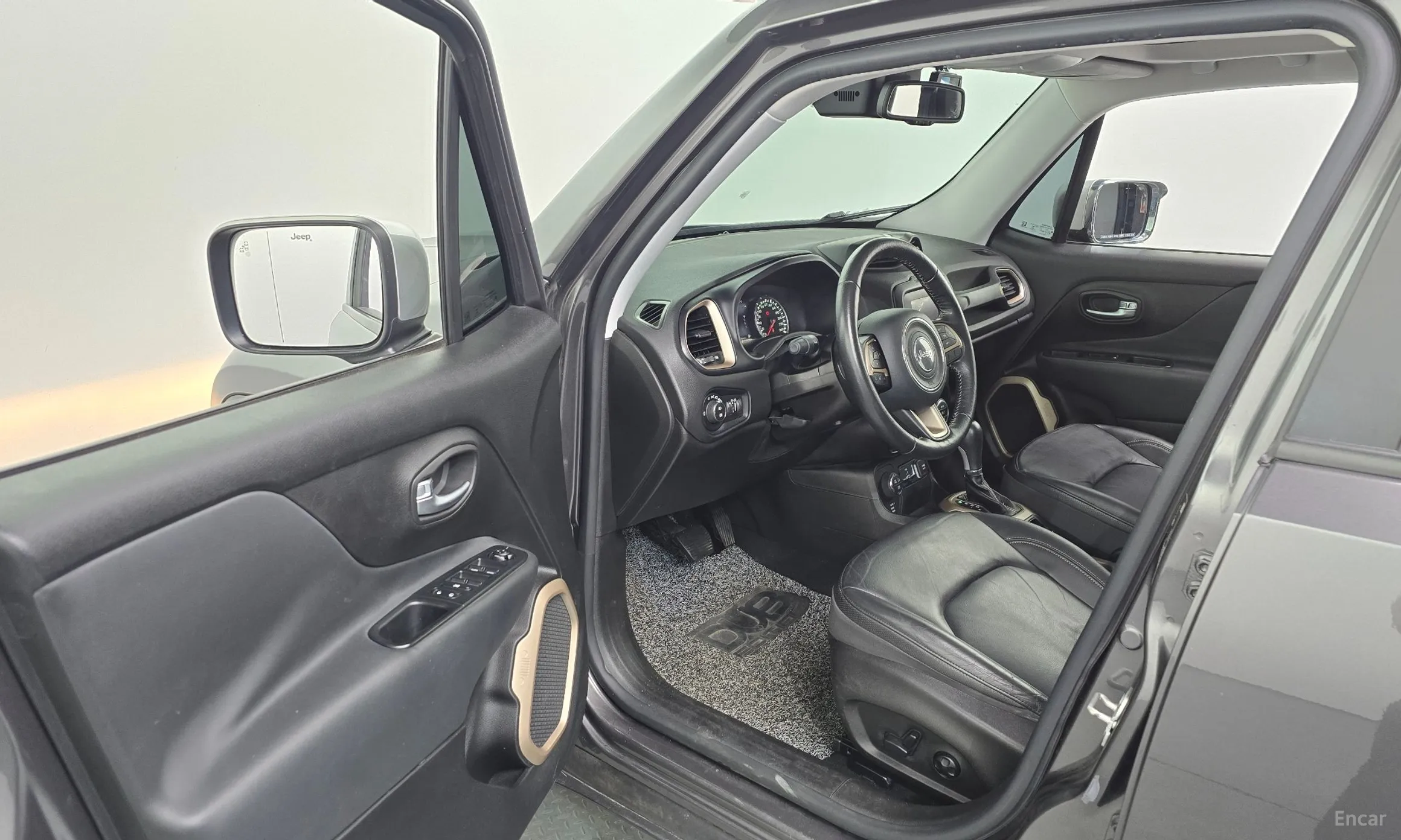 Jeep Renegade превью 10