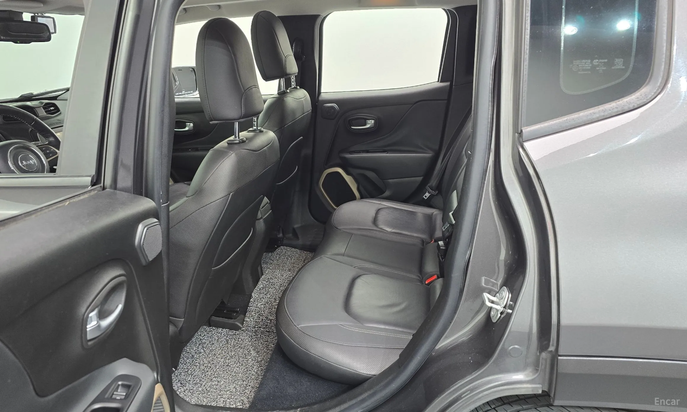 Jeep Renegade превью 11