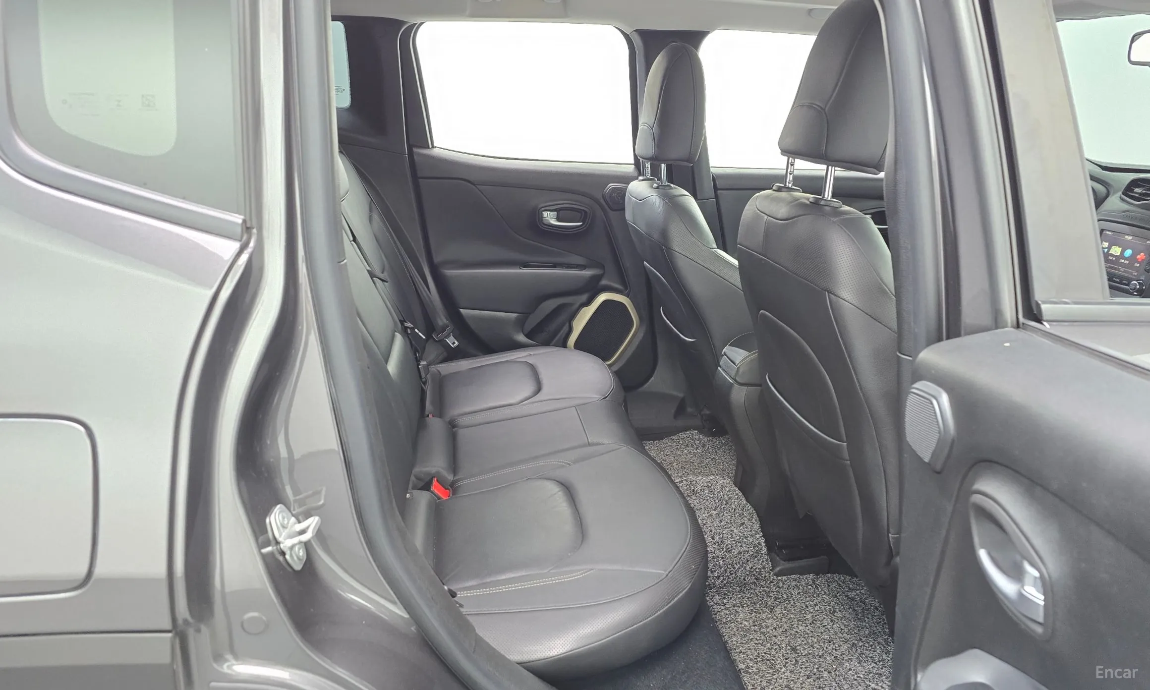 Jeep Renegade превью 12