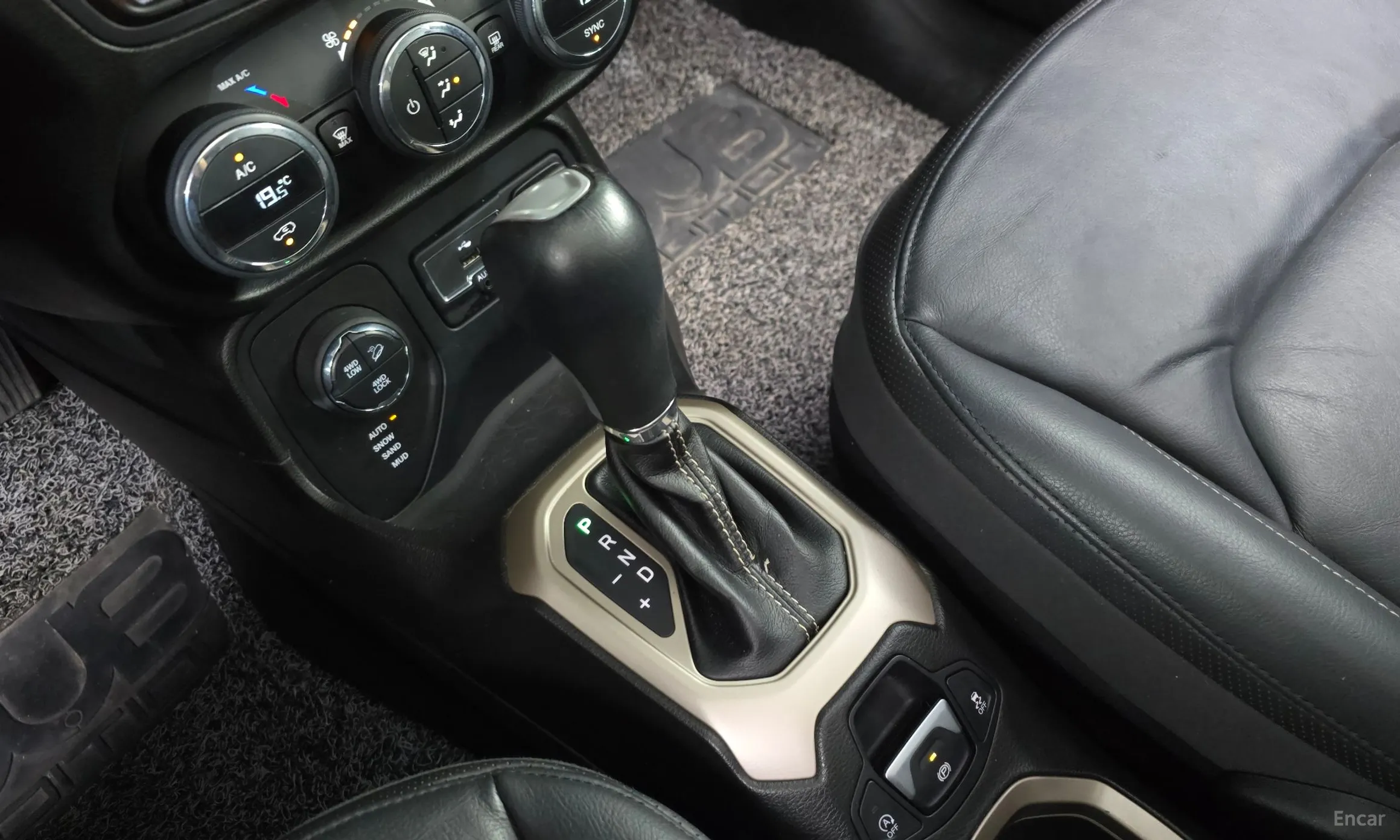 Jeep Renegade превью 9