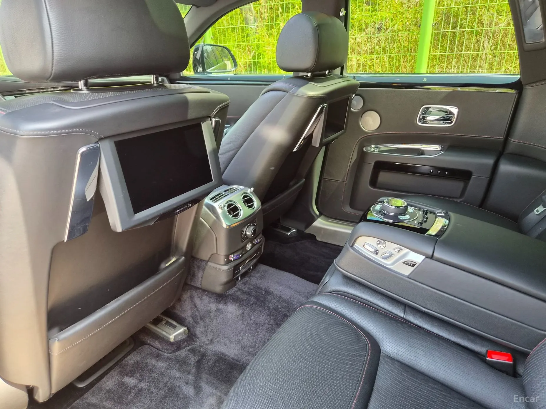 Rolls-Royce Ghost превью 17