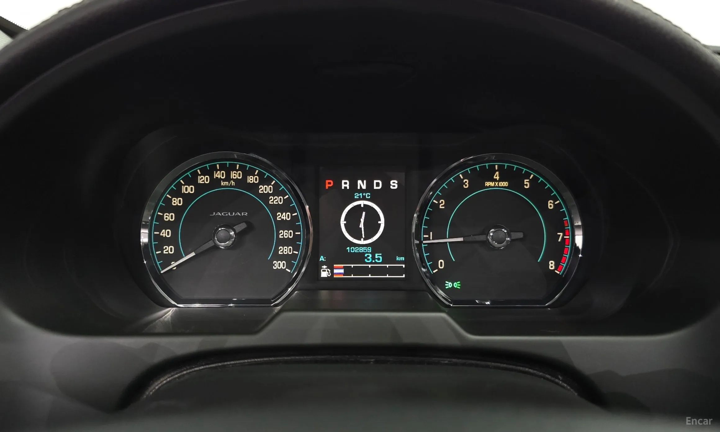 Jaguar New XF превью 8