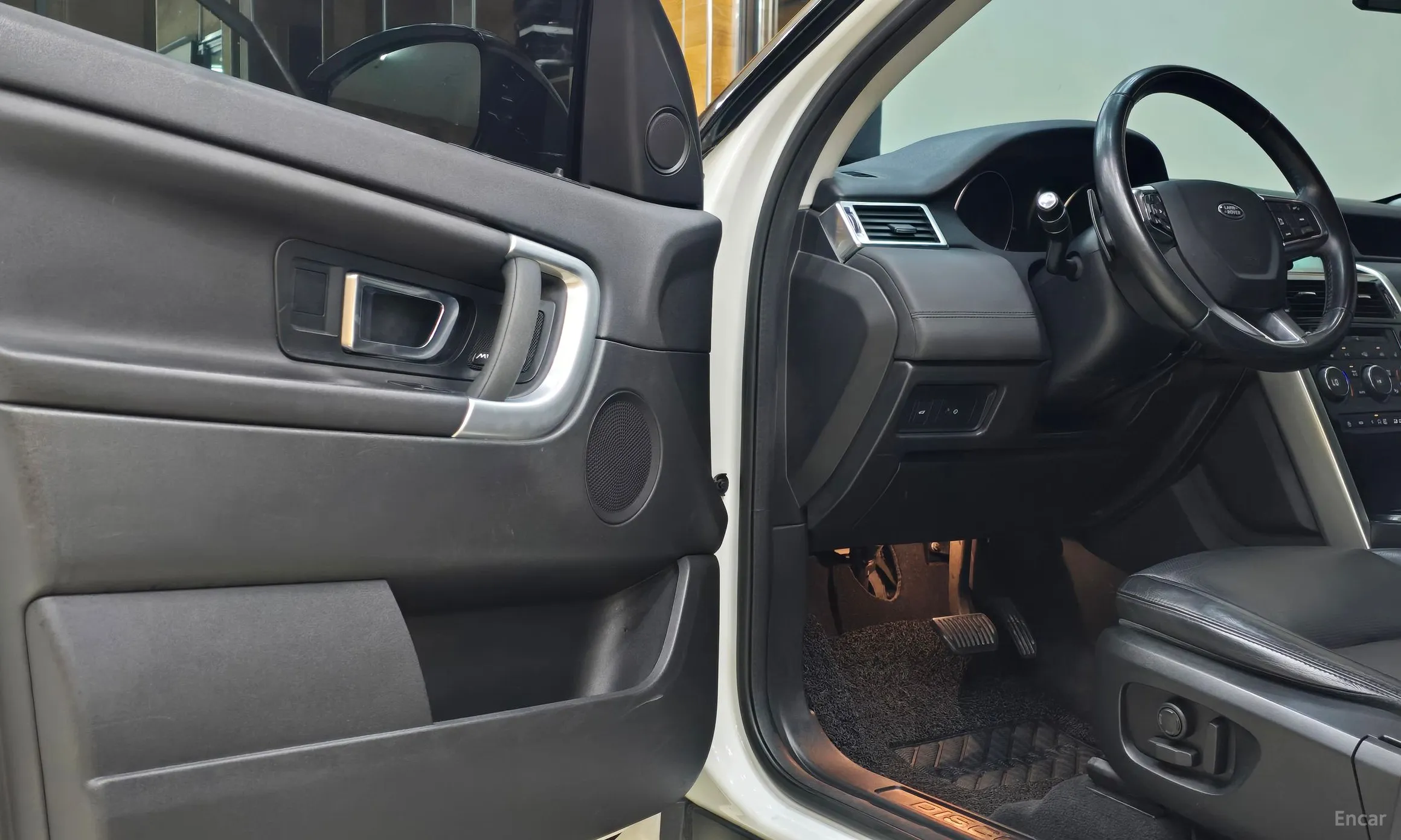 Land Rover Discovery Sports превью 15
