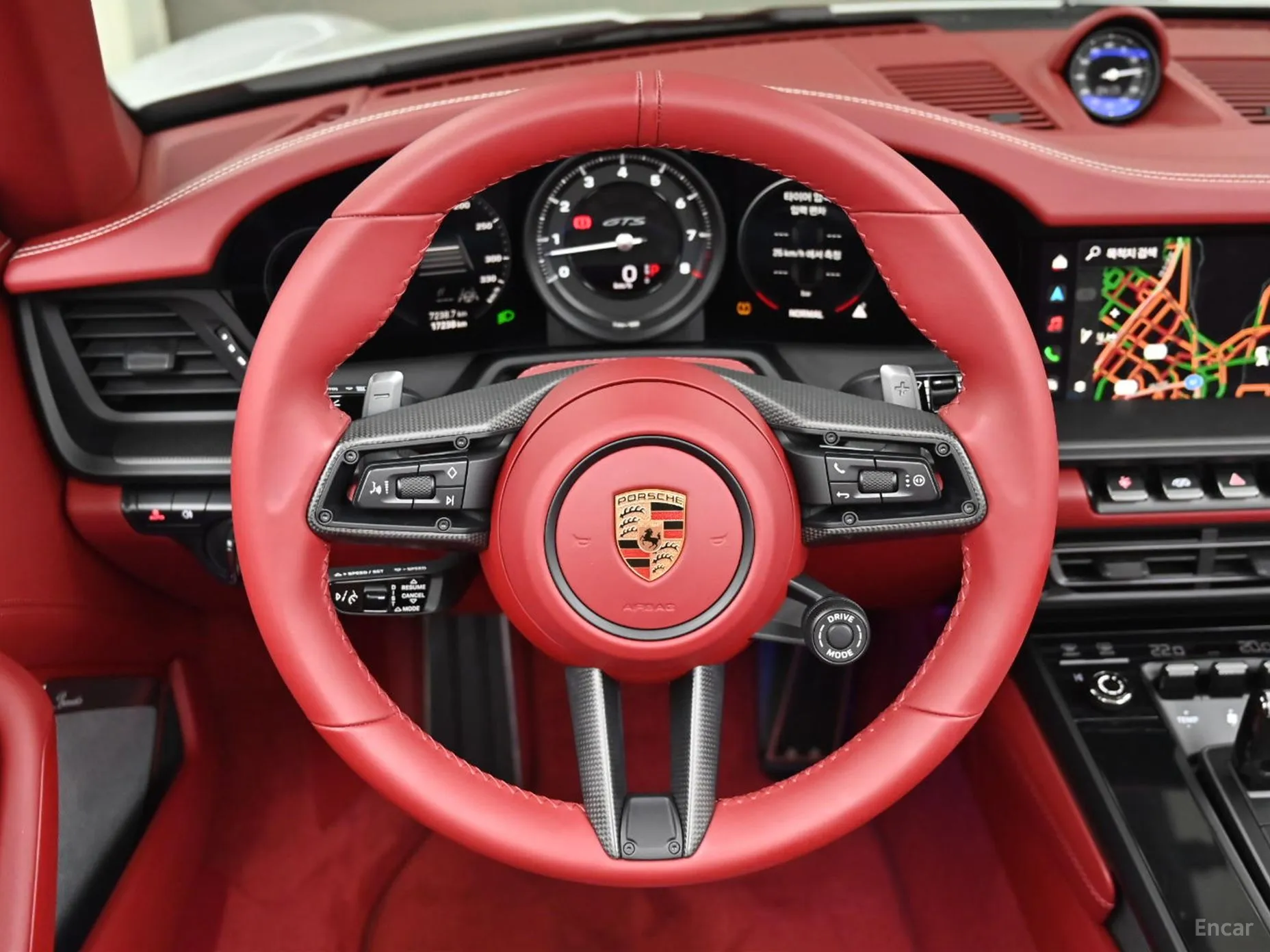 Porsche 911 (992) превью 13