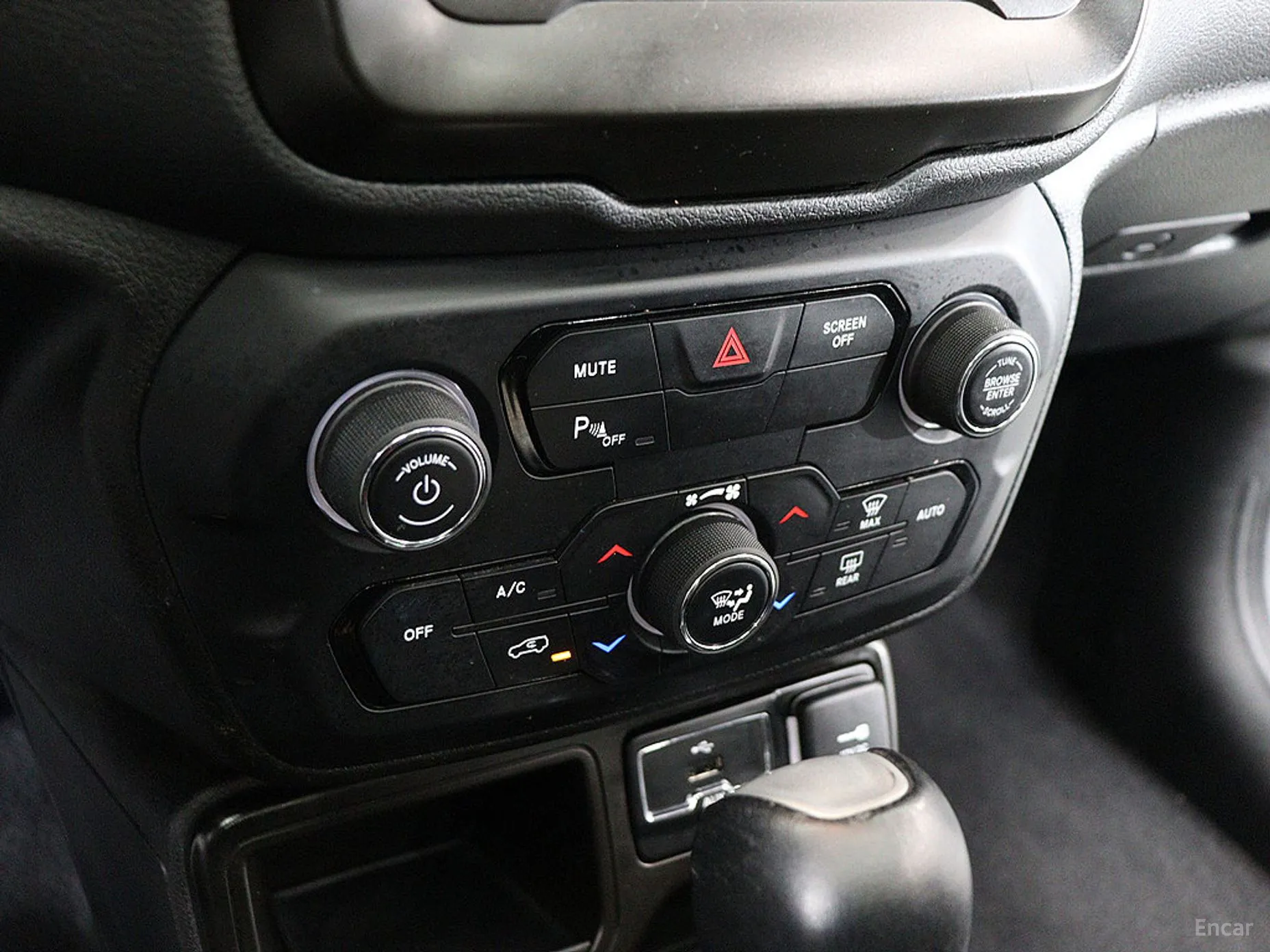 Jeep Renegade превью 10