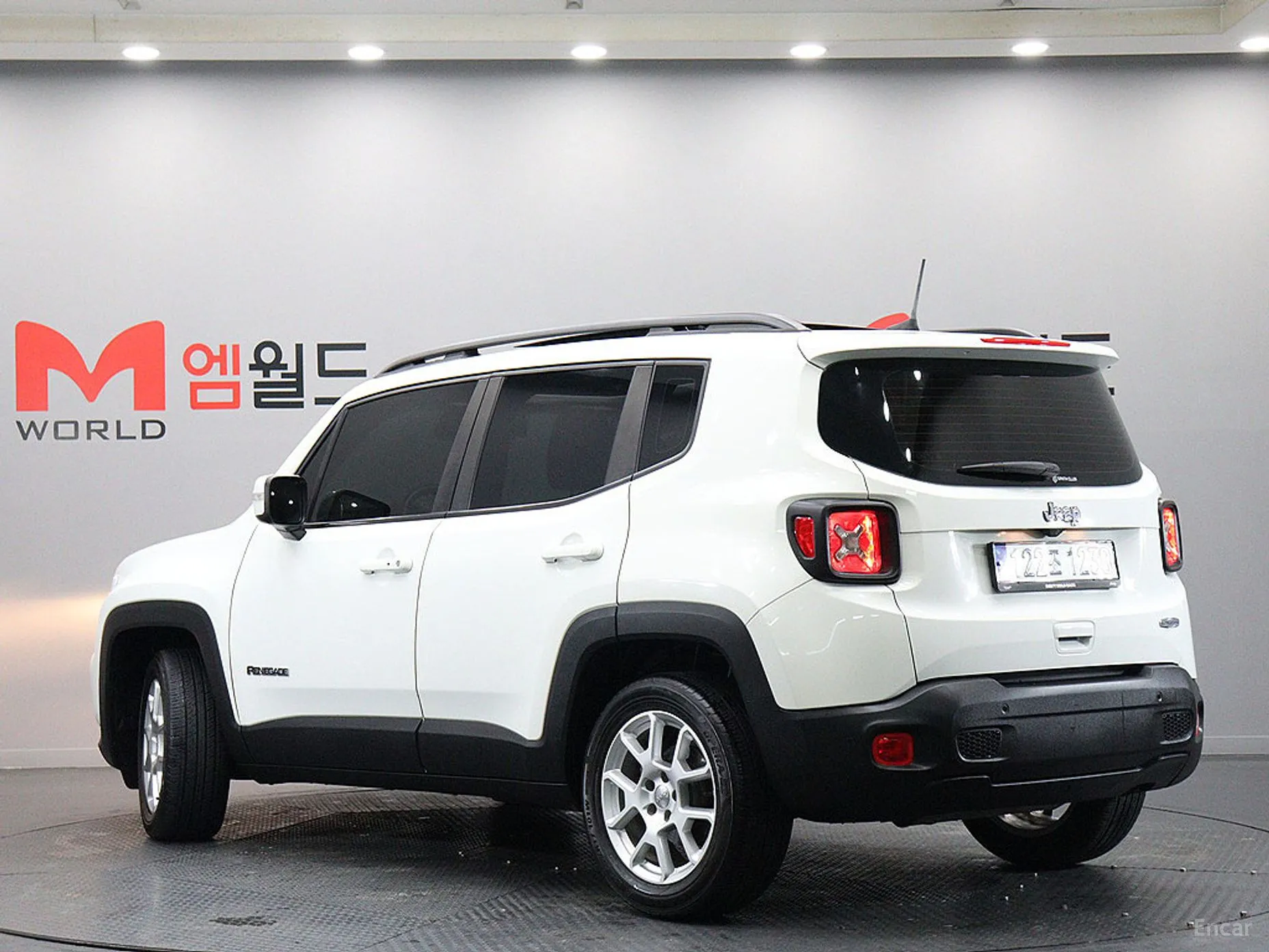 Jeep Renegade превью 4