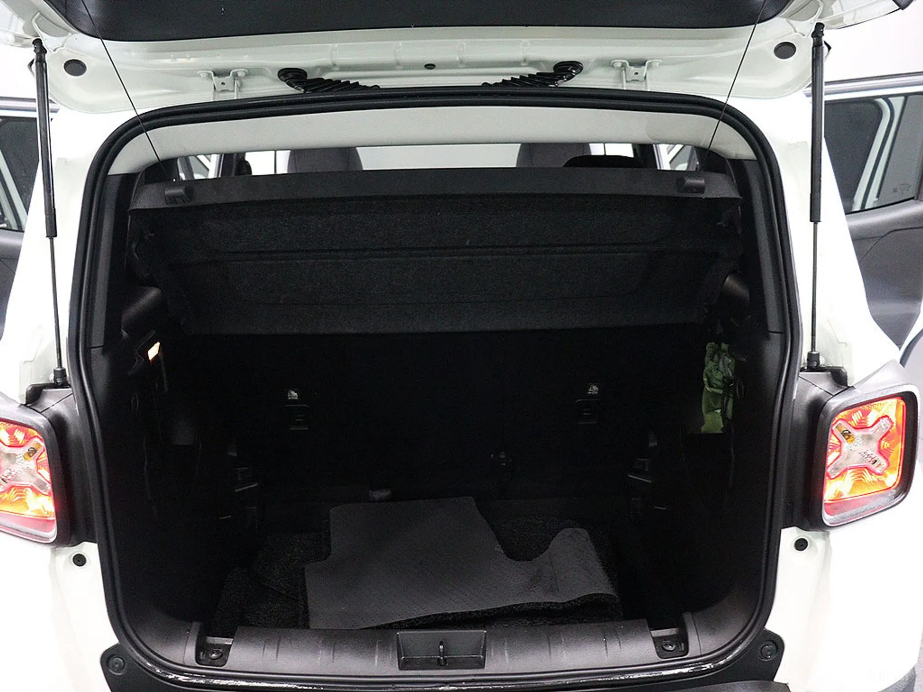 Jeep Renegade превью 5