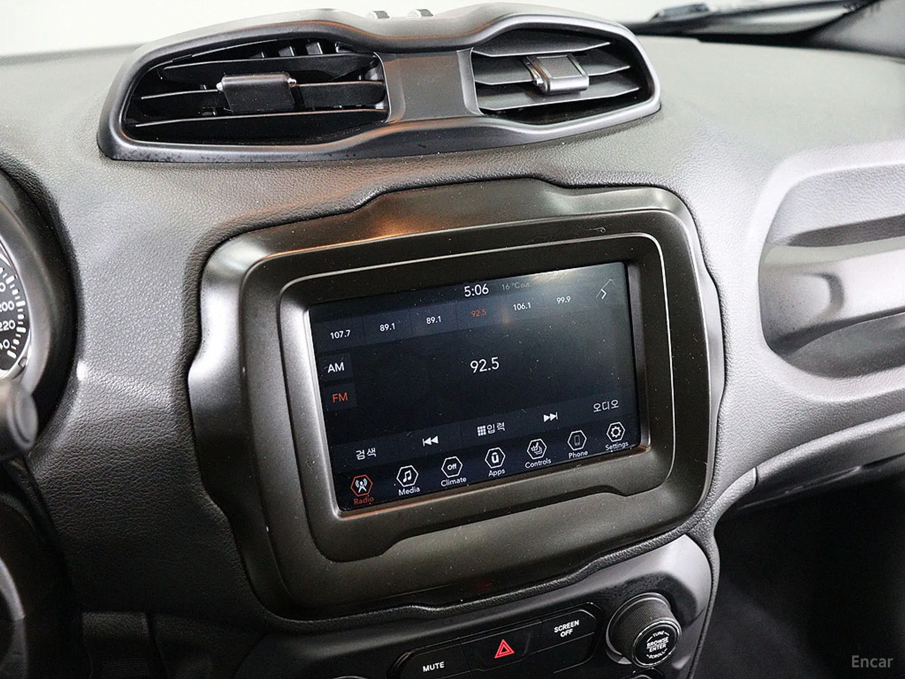 Jeep Renegade превью 8