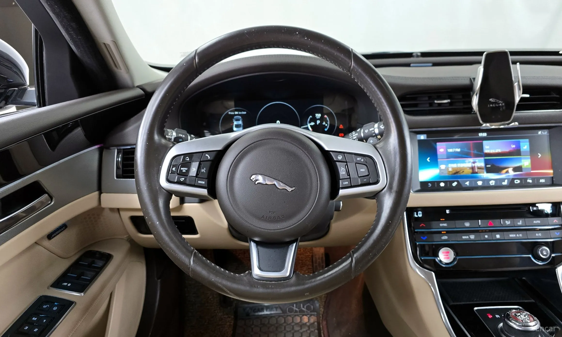 Jaguar XF (x260) превью 13