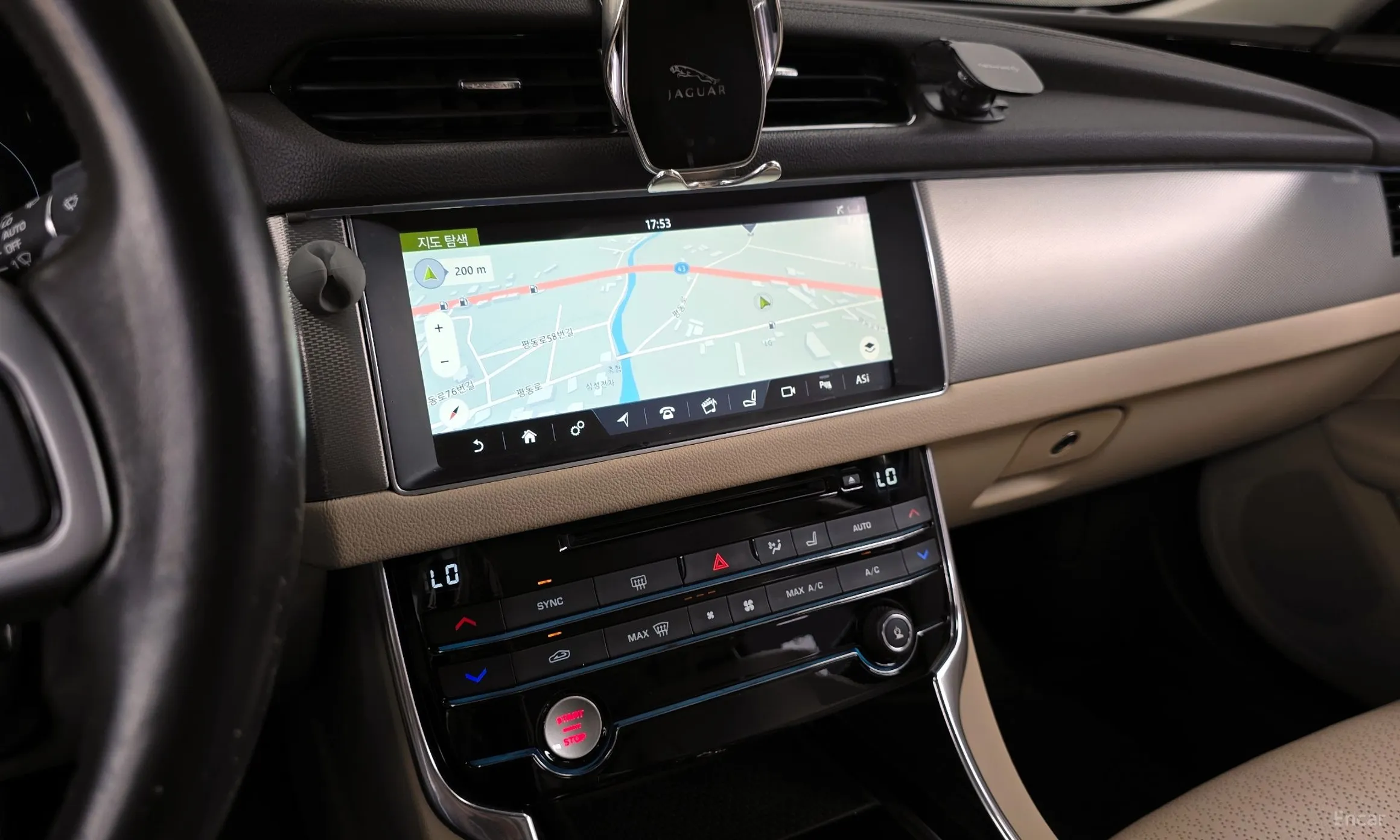 Jaguar XF (x260) превью 14