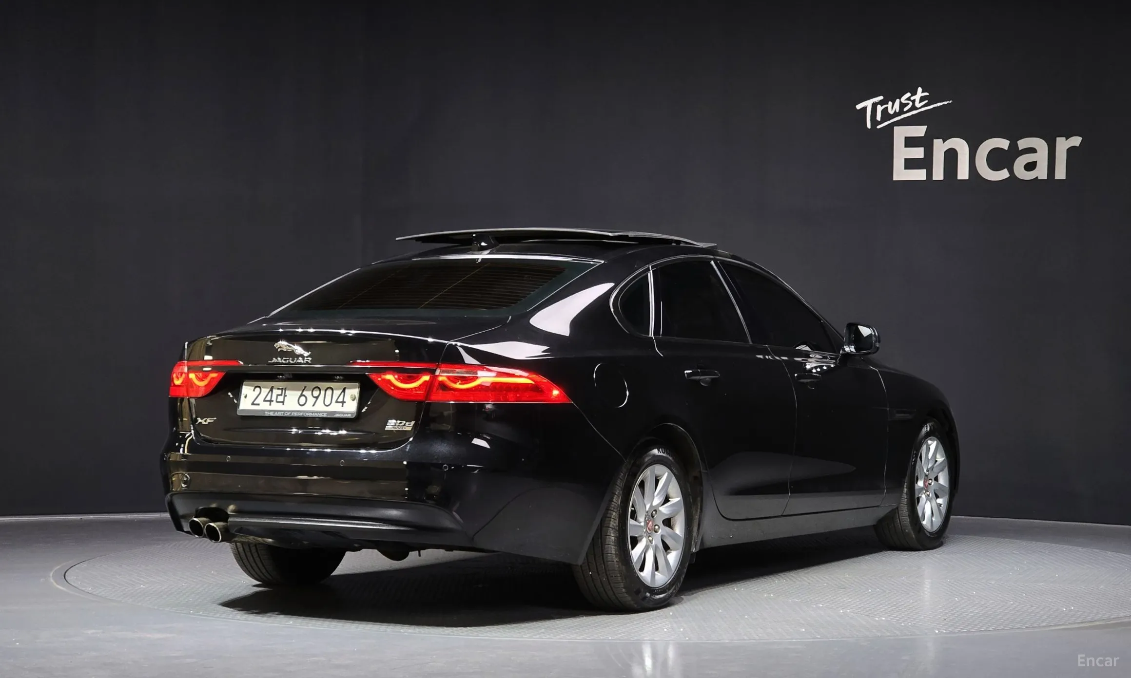 Jaguar XF (x260)