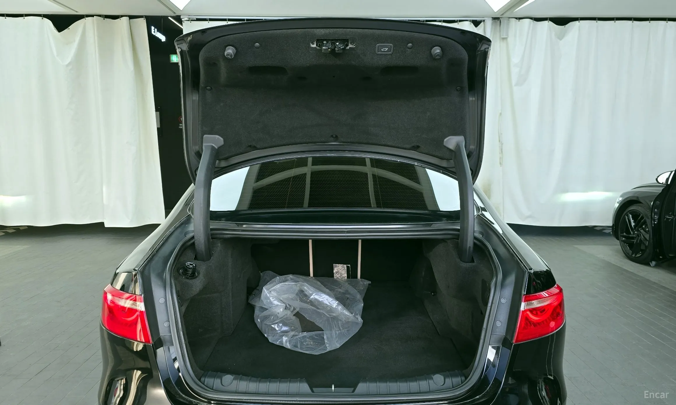 Jaguar XF (x260) превью 20