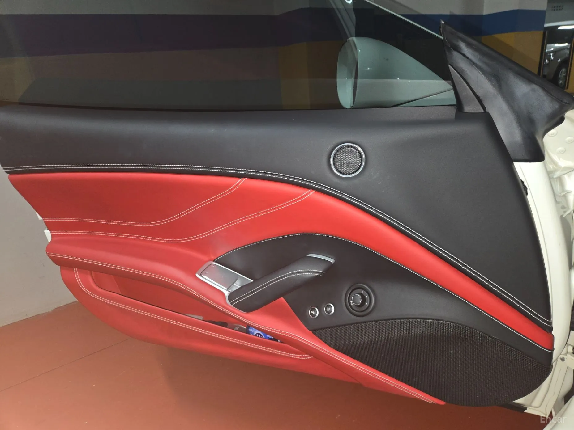 Ferrari California превью 10