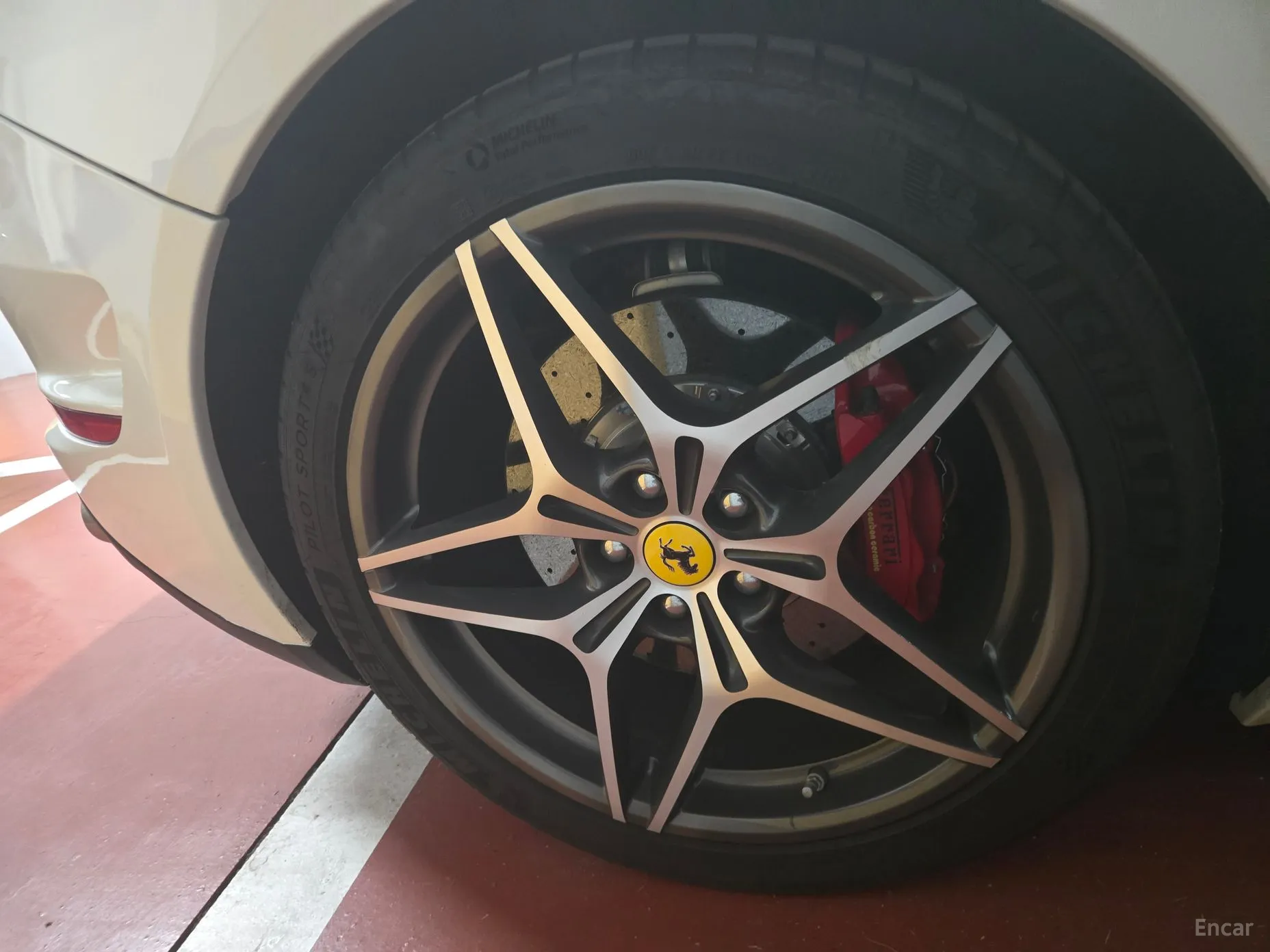 Ferrari California превью 14