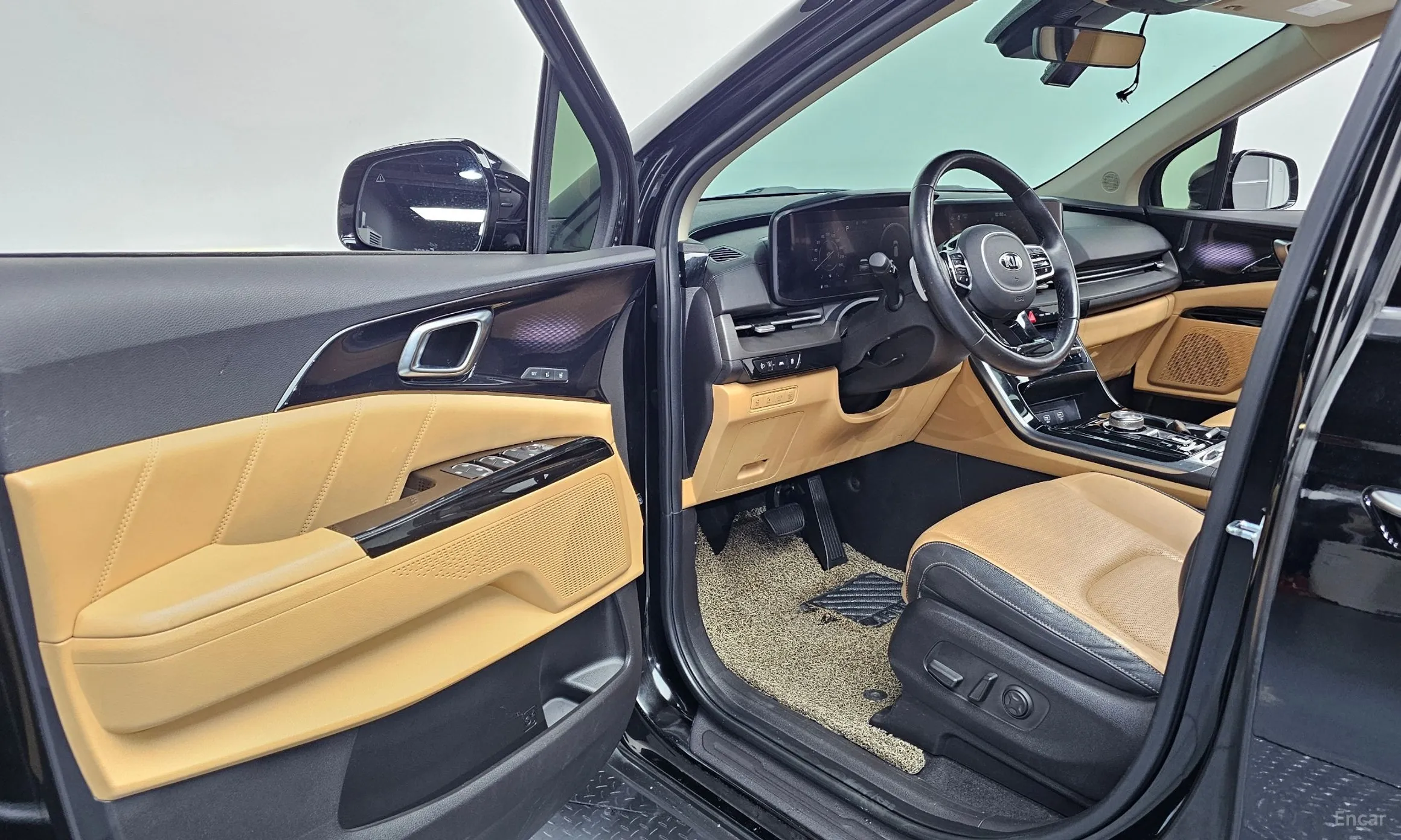 Kia Carnival Gen 4 превью 10