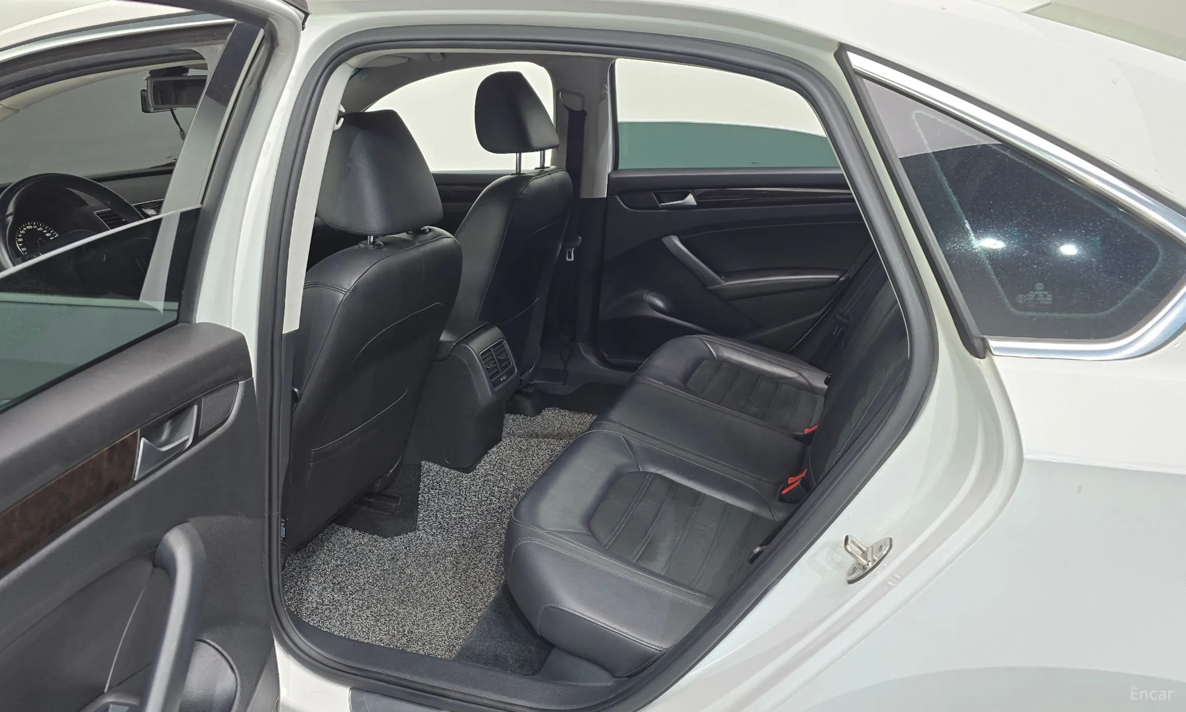 Volkswagen The New Passat превью 12