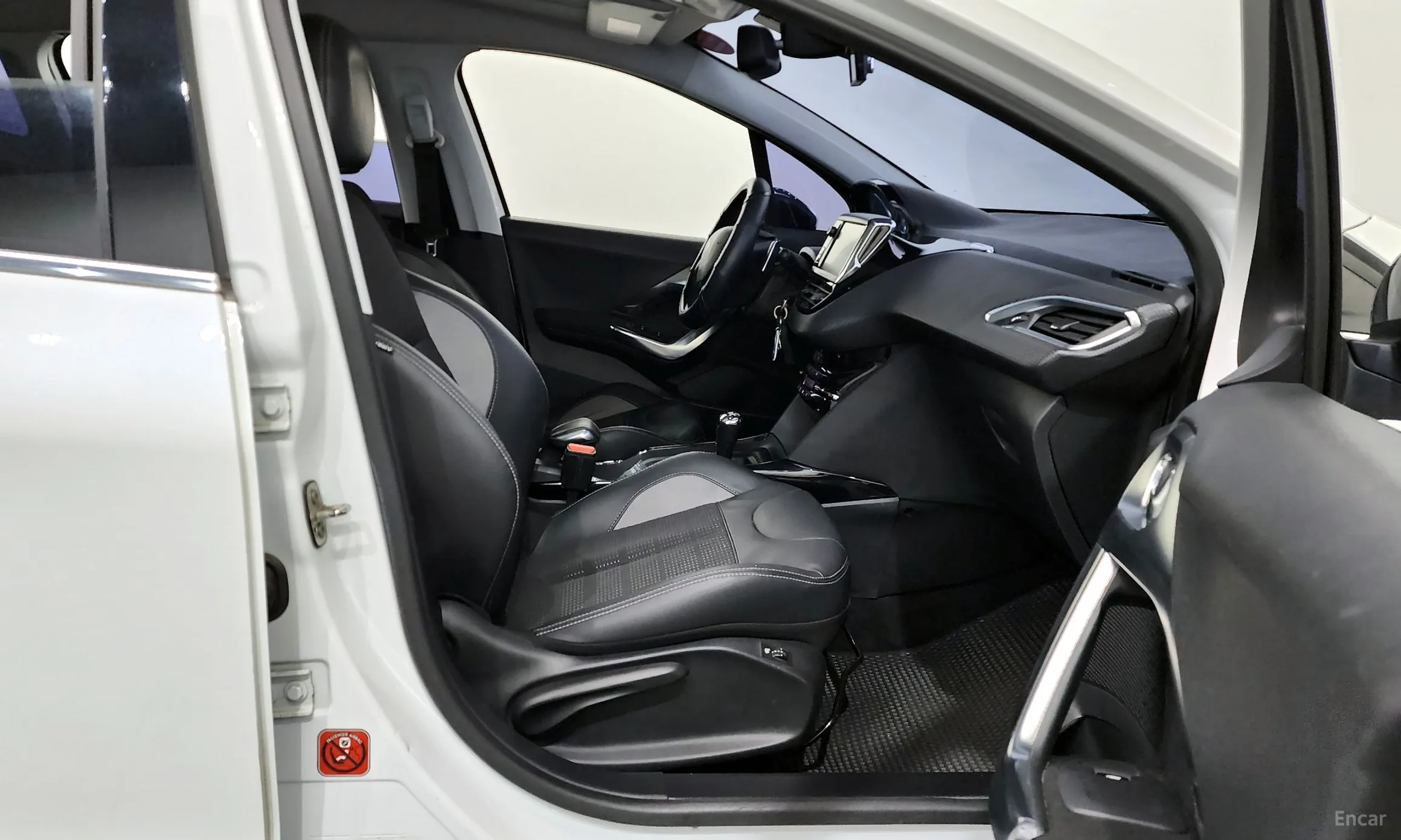 Peugeot 2008. превью 11