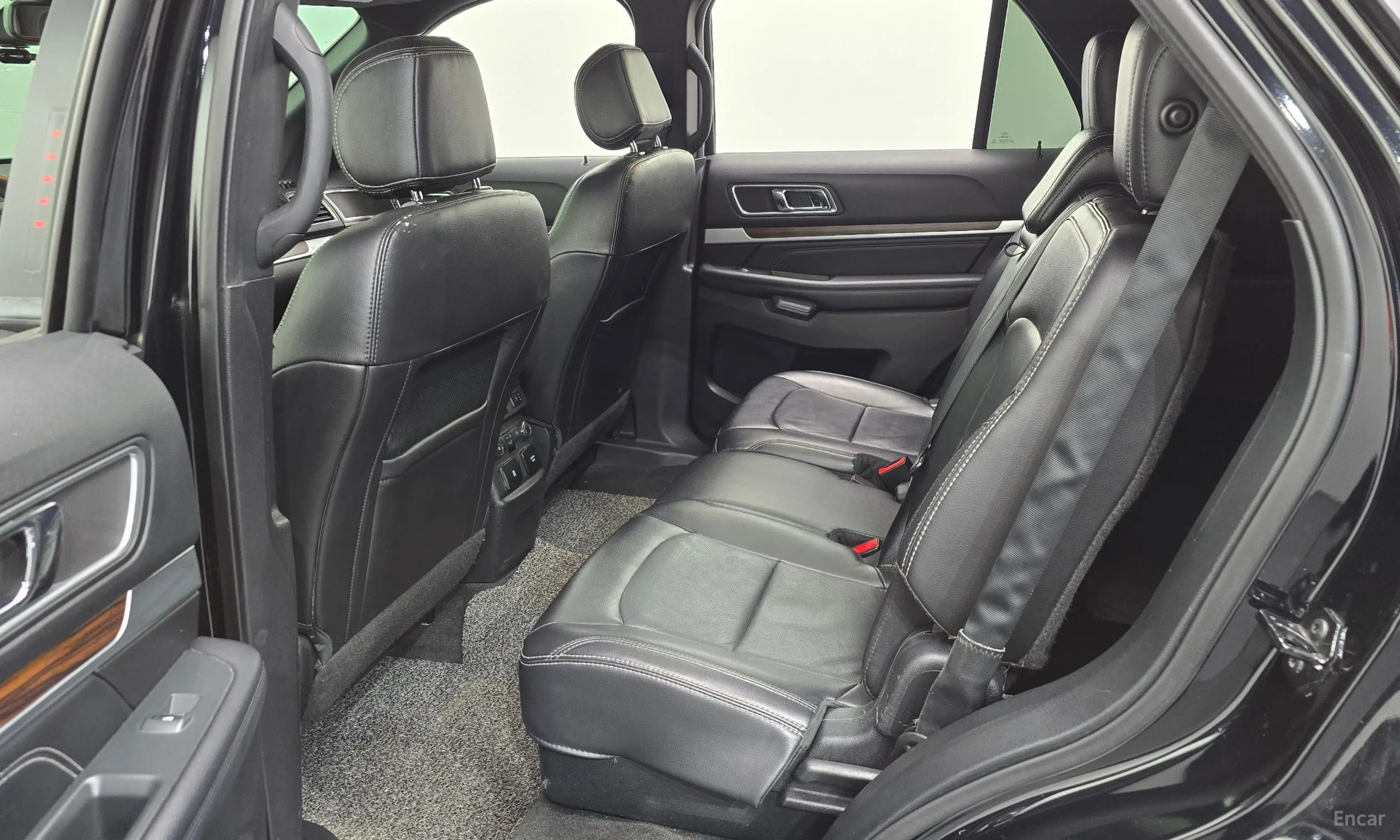 Ford Explorer превью 11