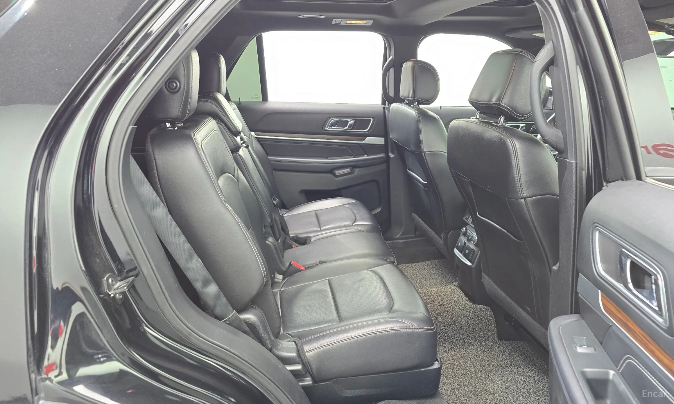 Ford Explorer превью 12