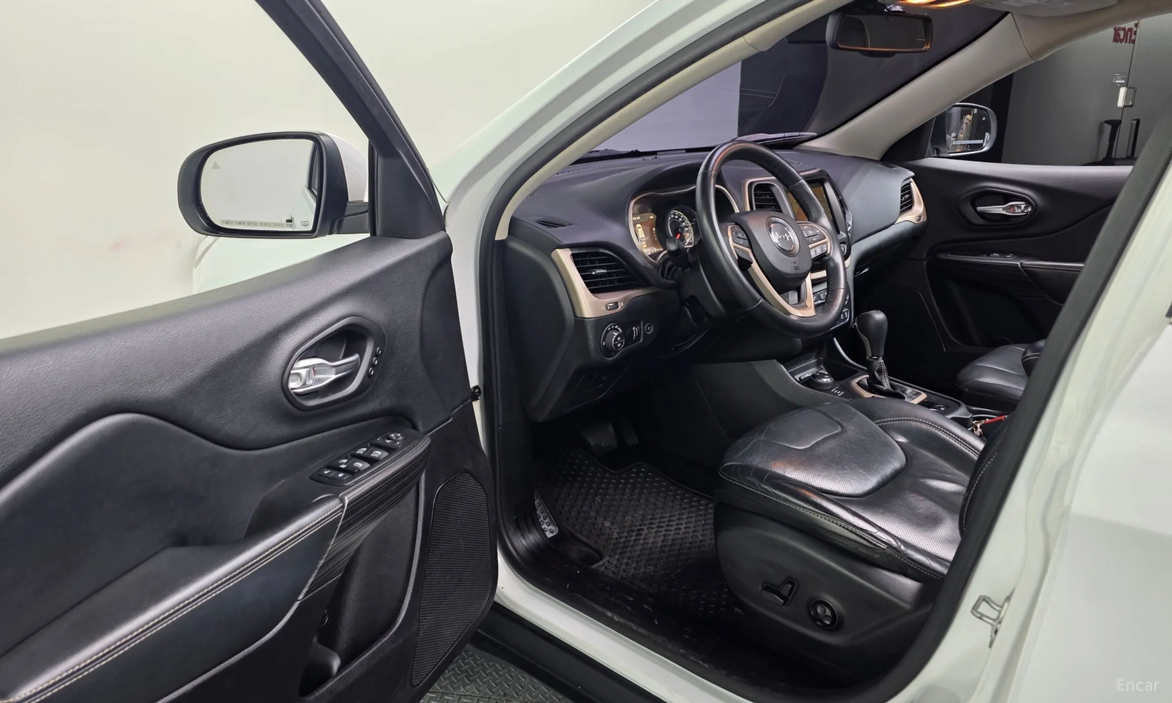 Jeep Cherokee (KL) превью 10