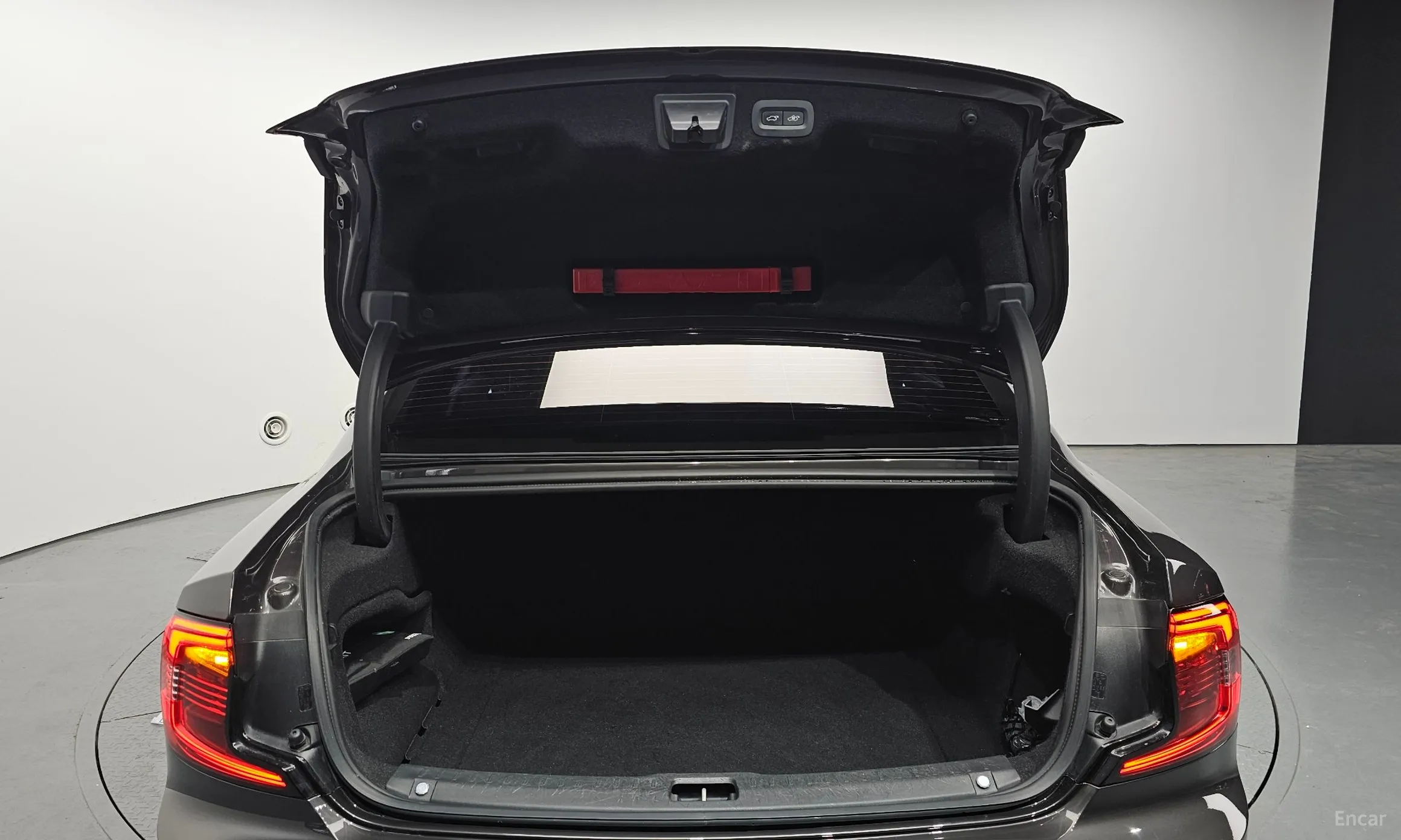 Volvo S90 превью 20