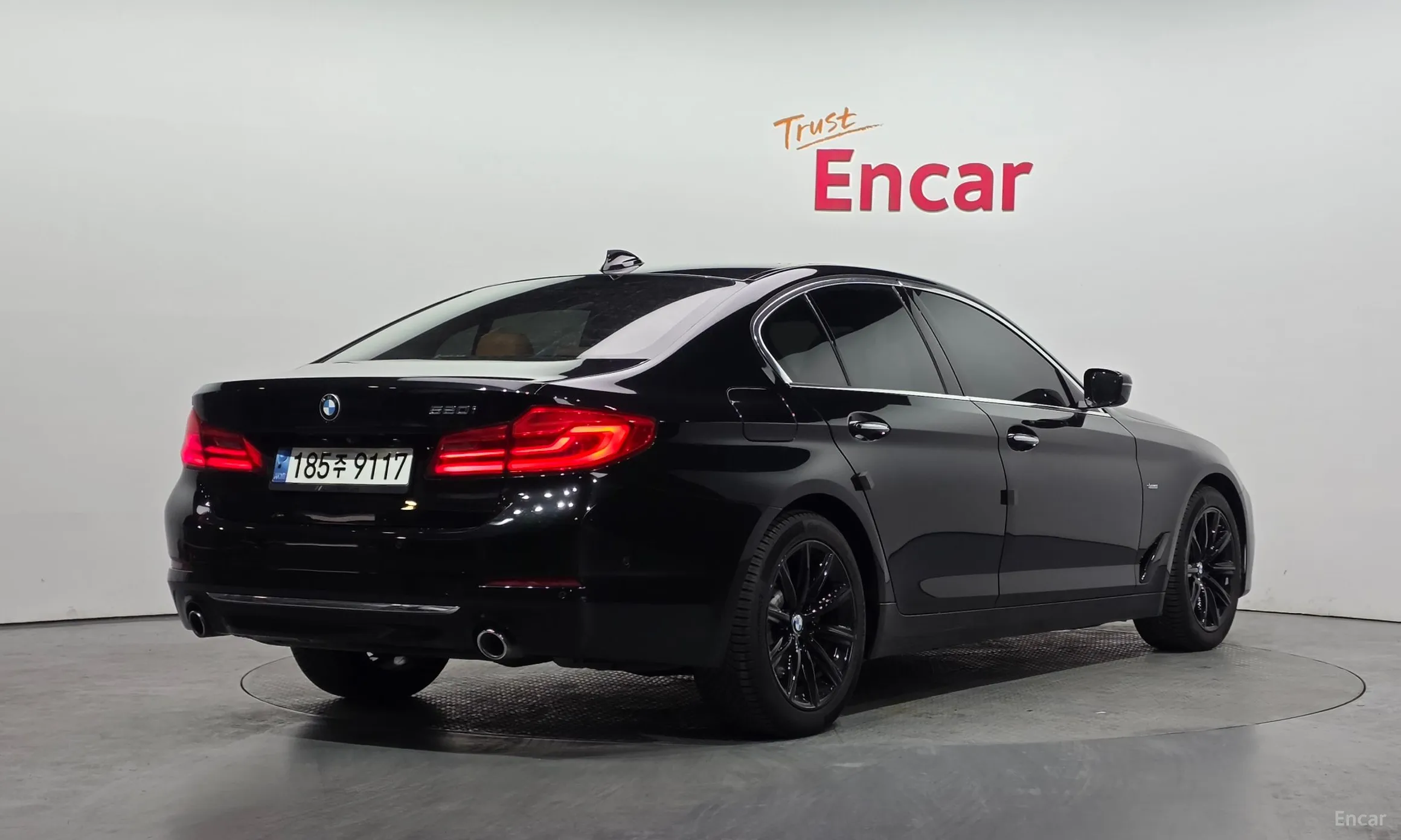 BMW 5 Series (G30) превью 2
